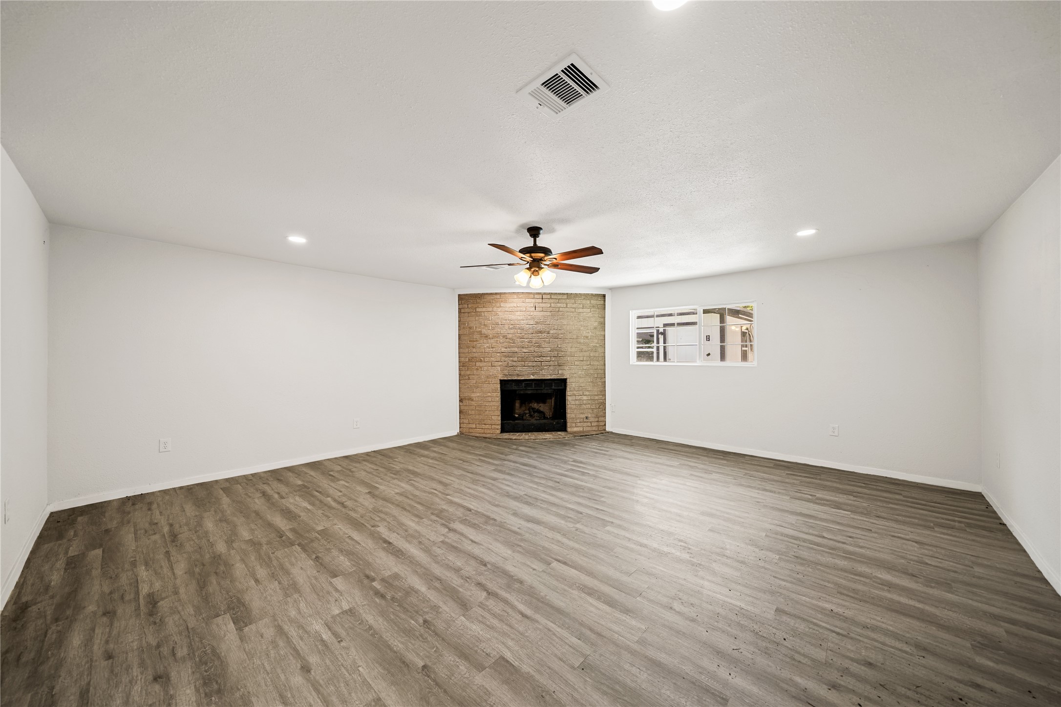 3214 Brea Crest Street Property Photo 9