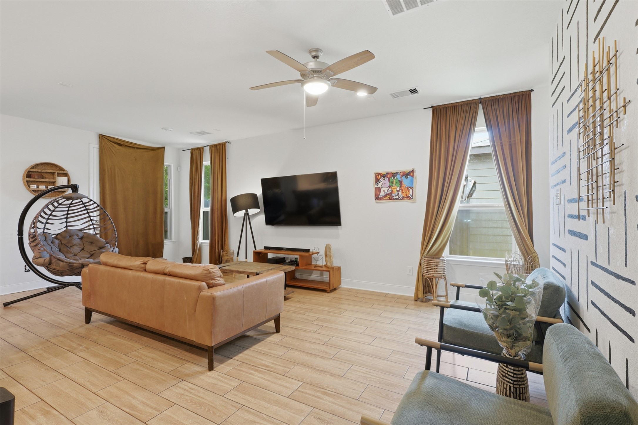 12912 Zivah Lane Property Photo 9
