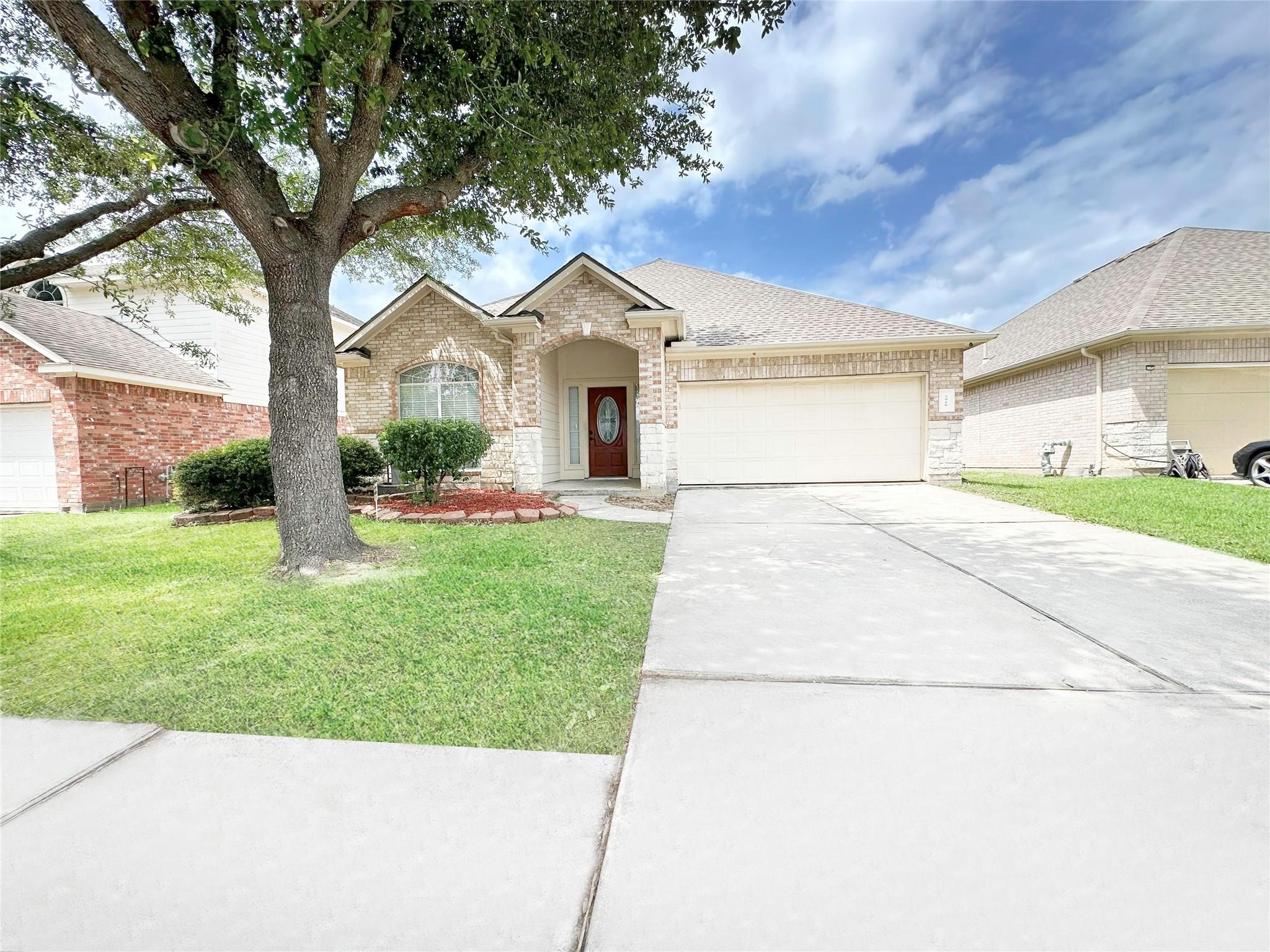 2910 Lemmingham Drive Property Photo 1