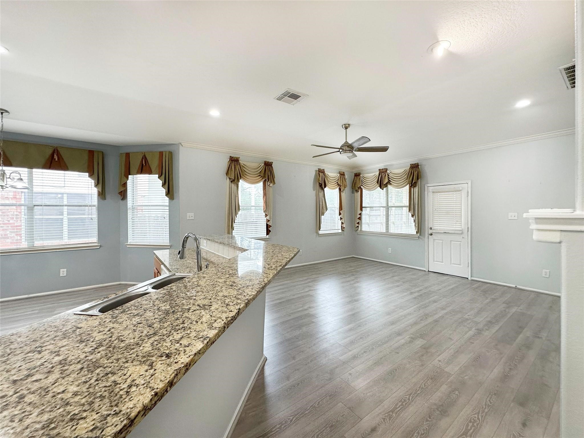 2910 Lemmingham Drive Property Photo 8
