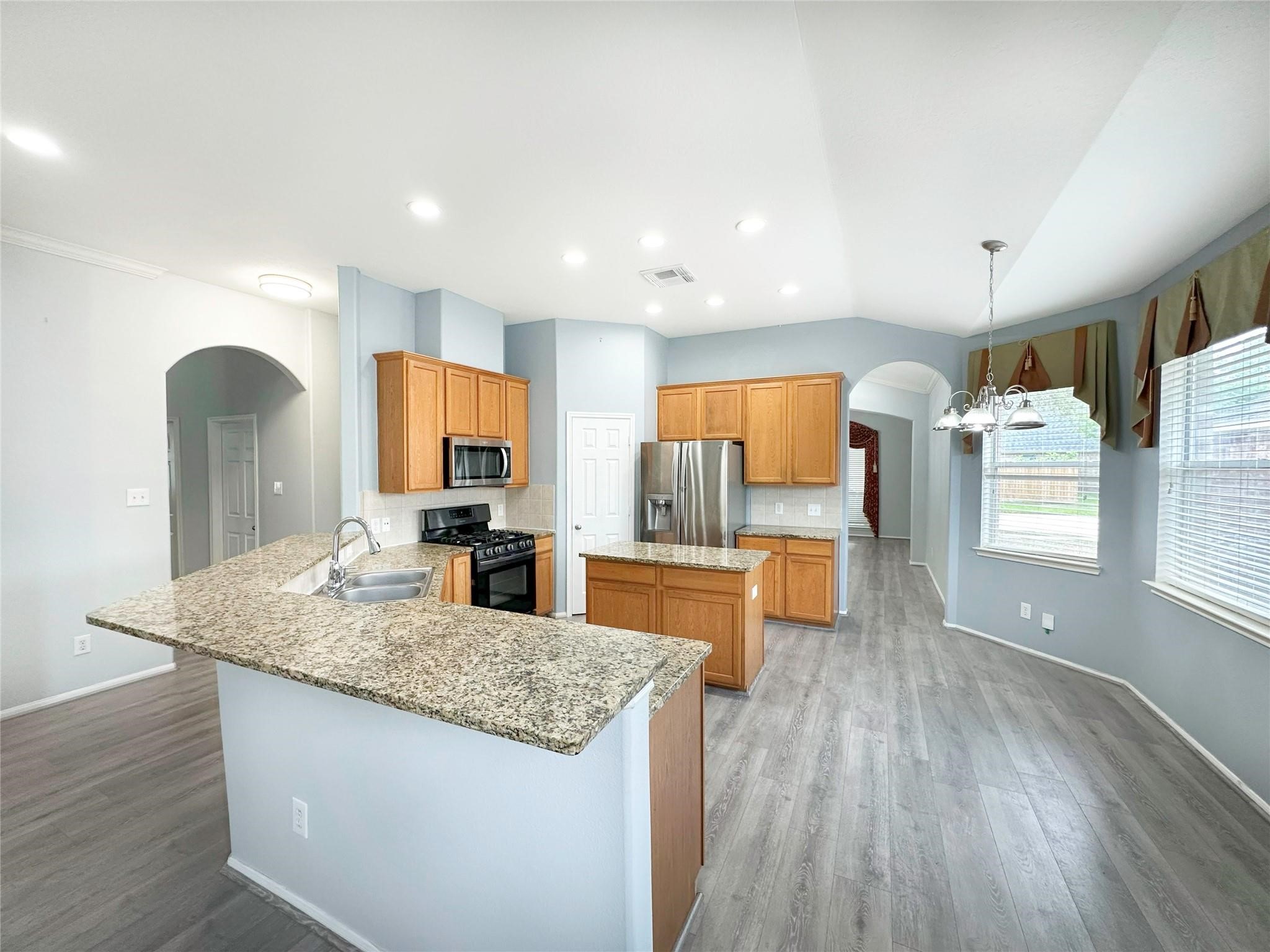 2910 Lemmingham Drive Property Photo 11