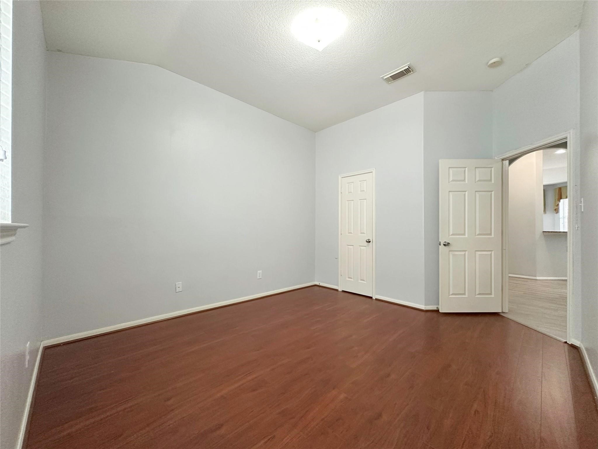2910 Lemmingham Drive Property Photo 13