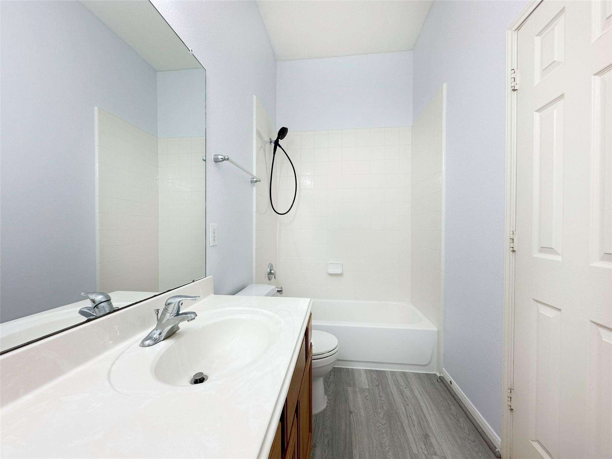 2910 Lemmingham Drive Property Photo 20