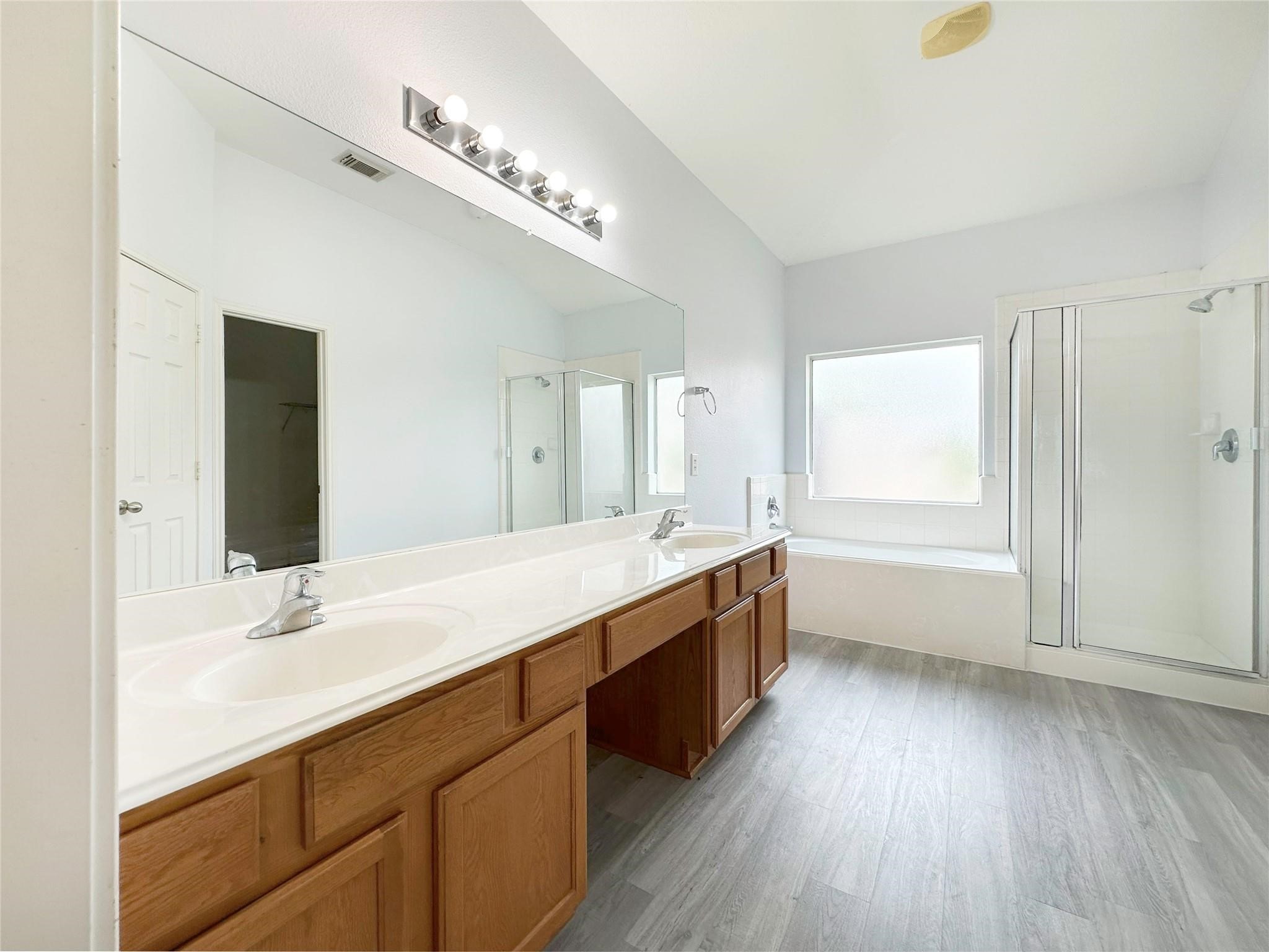 2910 Lemmingham Drive Property Photo 24