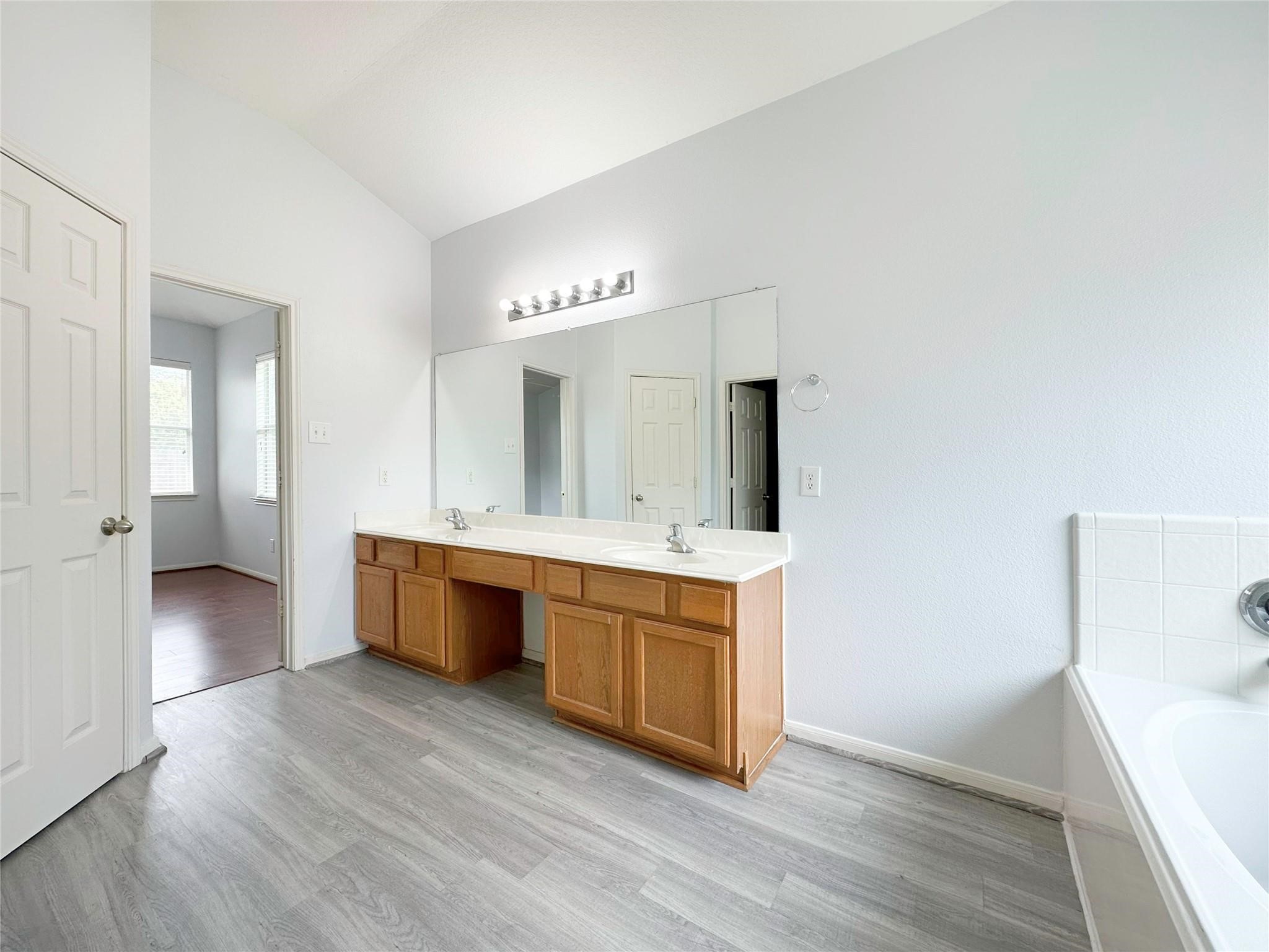 2910 Lemmingham Drive Property Photo 26
