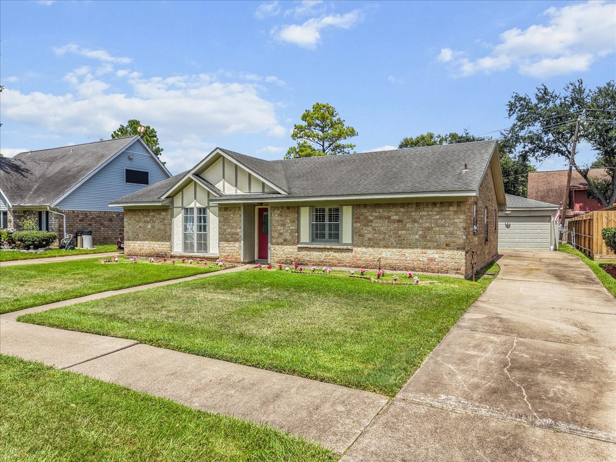 11423 Sagepark Drive Property Photo 2