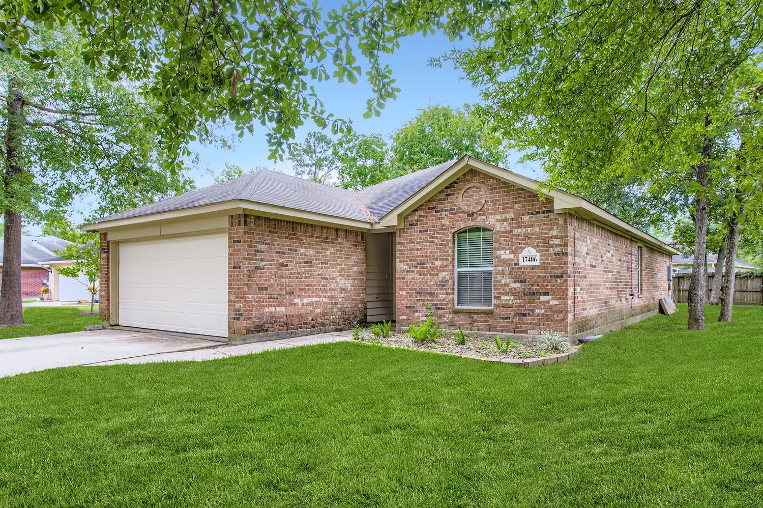 17406 Marl Way Property Photo 2