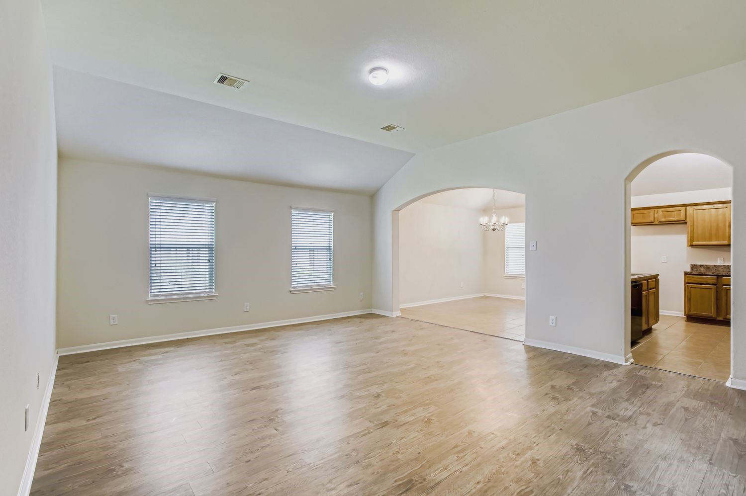 17406 Marl Way Property Photo 5