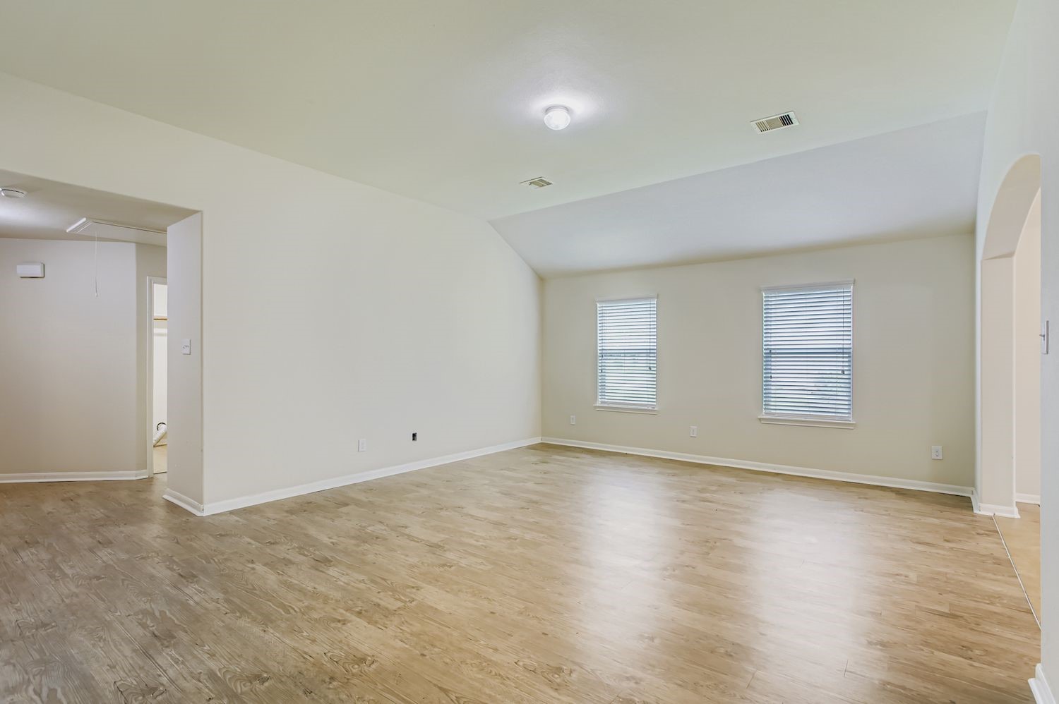 17406 Marl Way Property Photo 6