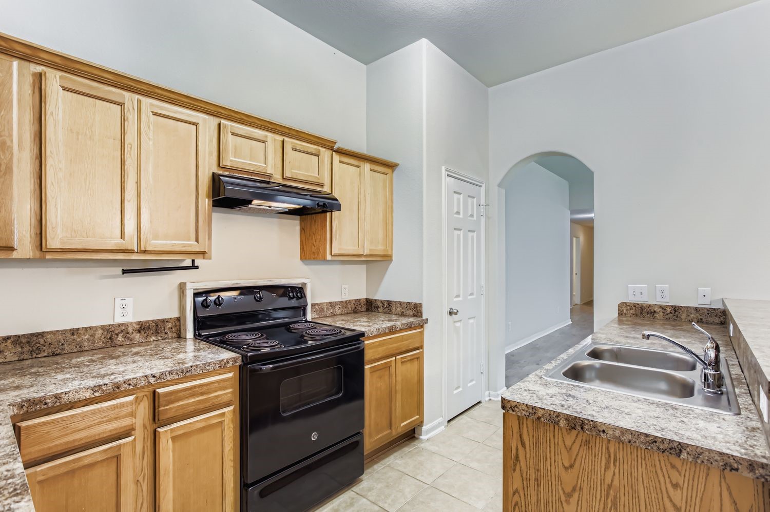 17406 Marl Way Property Photo 9