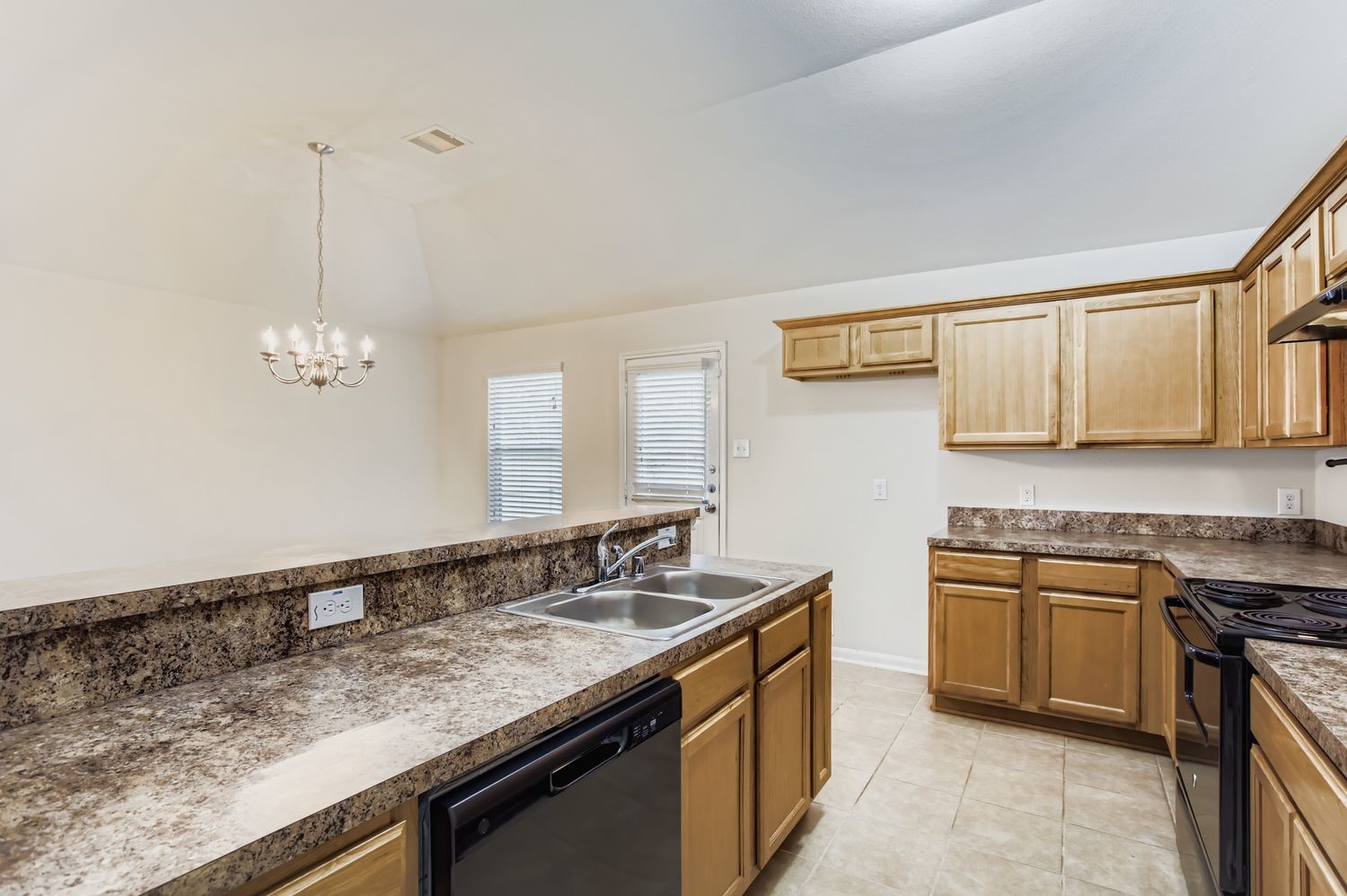 17406 Marl Way Property Photo 11