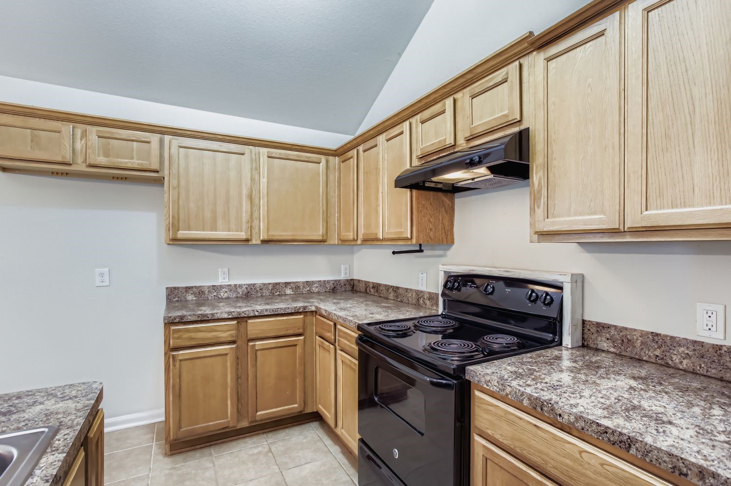 17406 Marl Way Property Photo 12