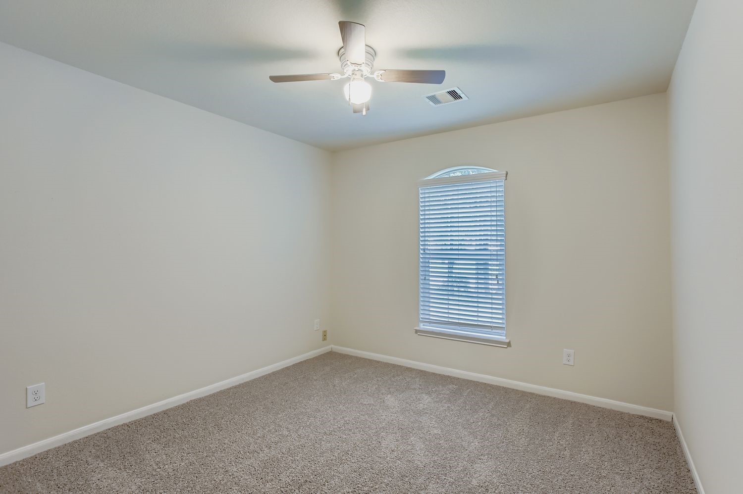 17406 Marl Way Property Photo 16