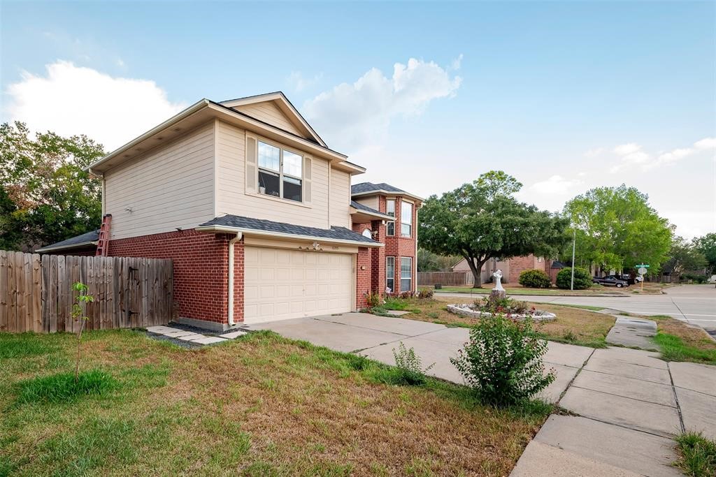 16355 Flint Run Way Property Photo 3