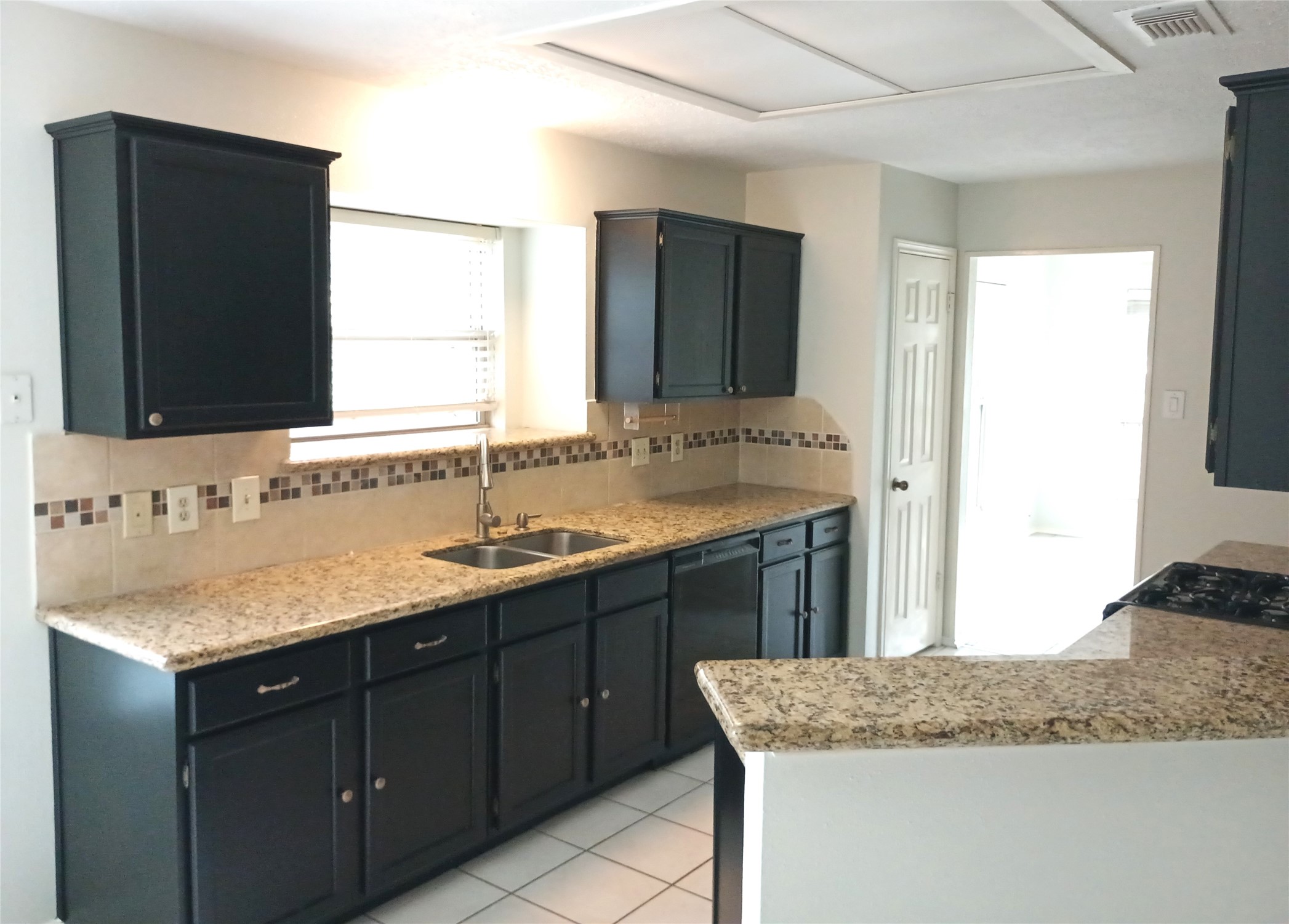 16355 Flint Run Way Property Photo 17