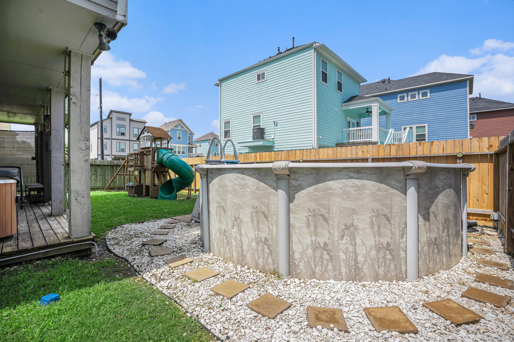 1333 N Meyer Avenue Property Photo 6