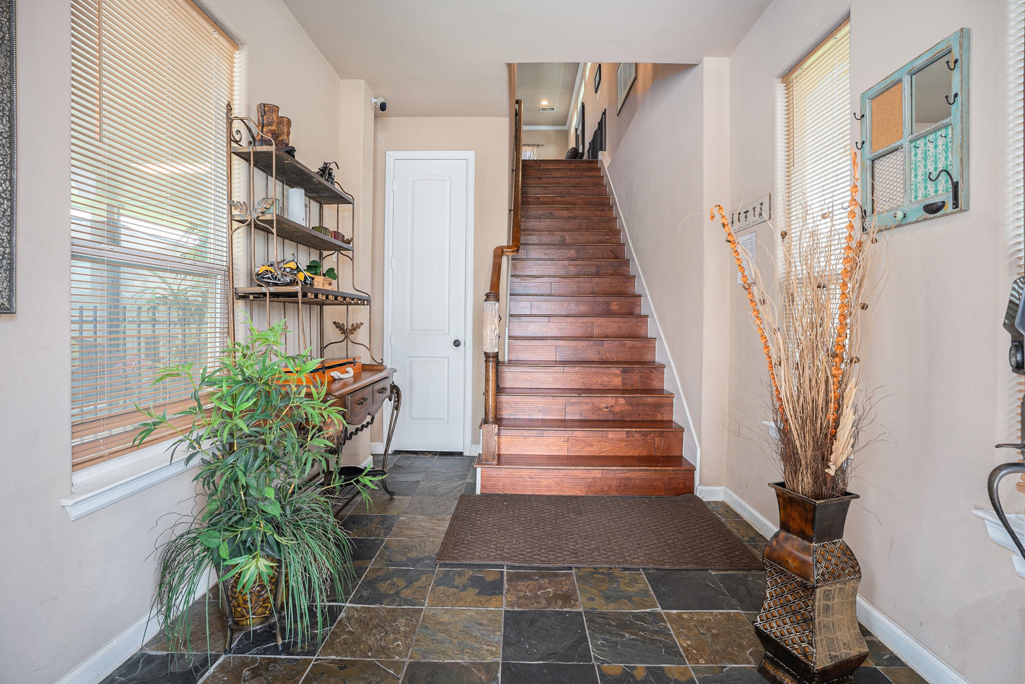 1333 N Meyer Avenue Property Photo 8