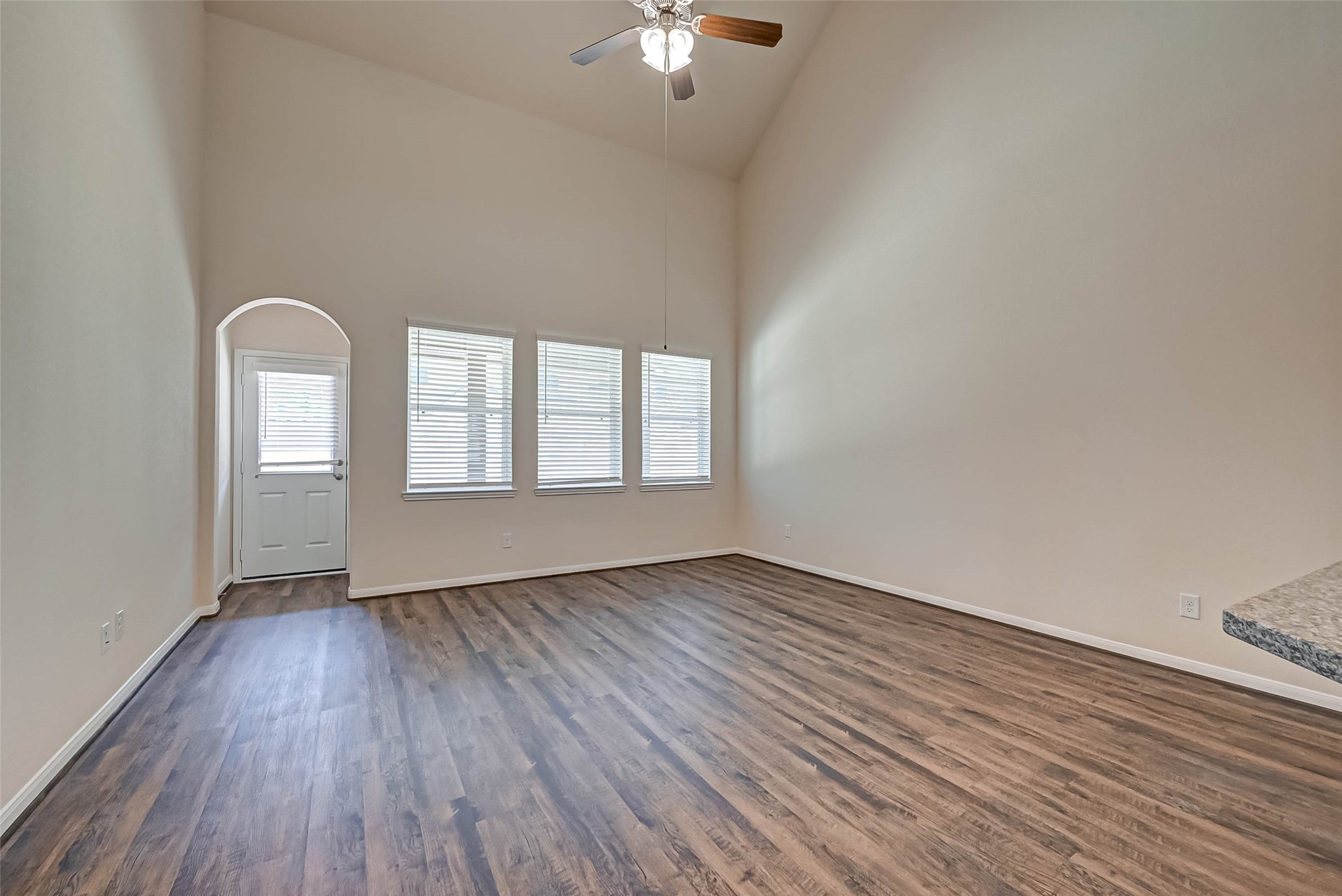 13735 Andover Park Drive Property Photo 14