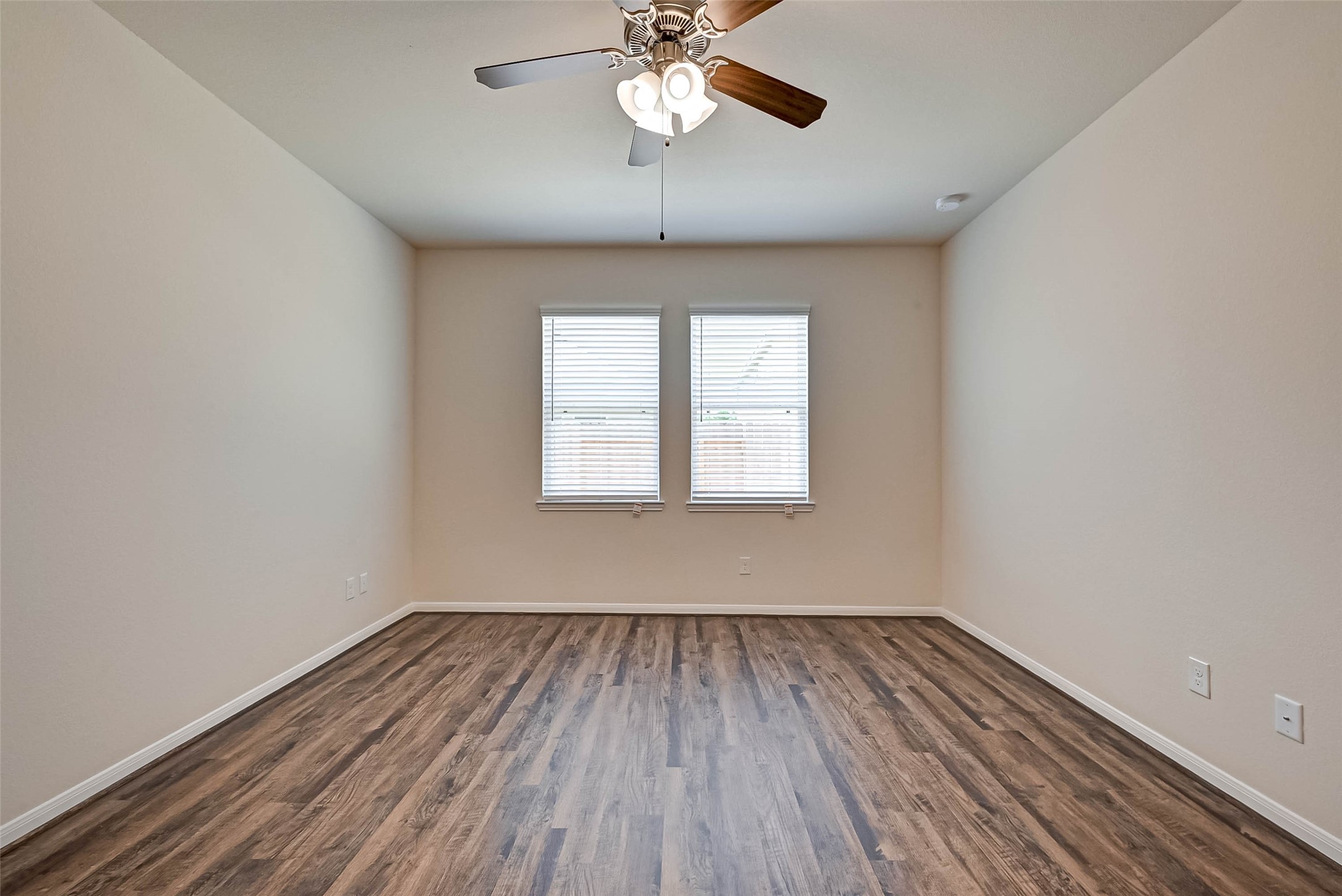 13735 Andover Park Drive Property Photo 24