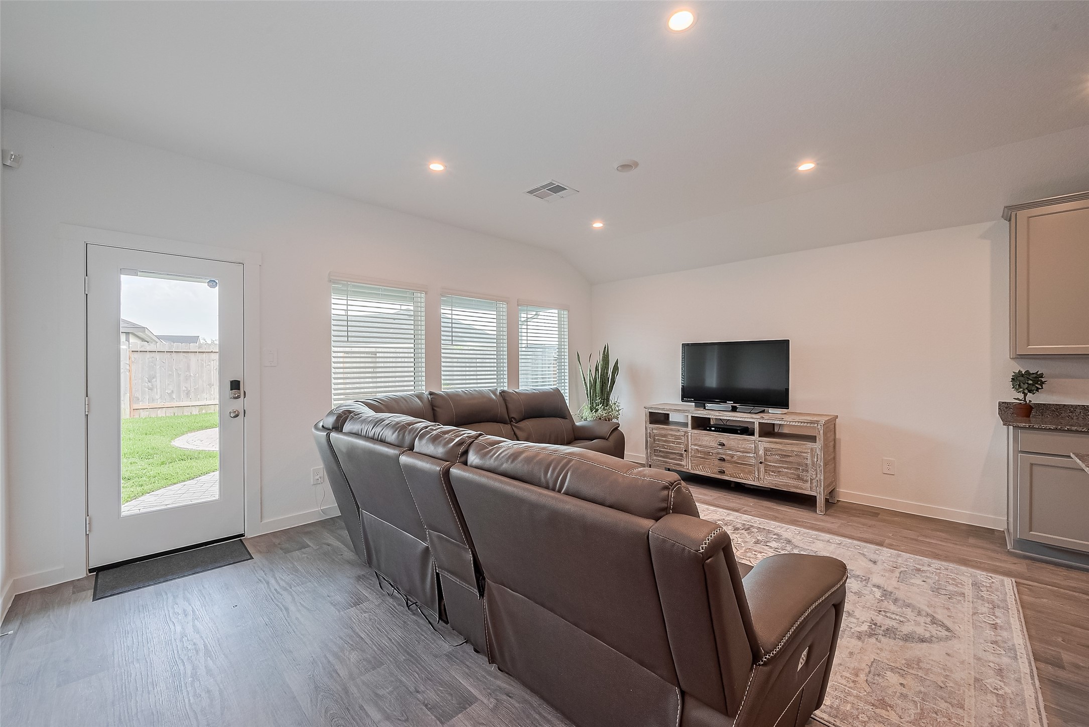 31707 Whittis Hill Way Property Photo 8