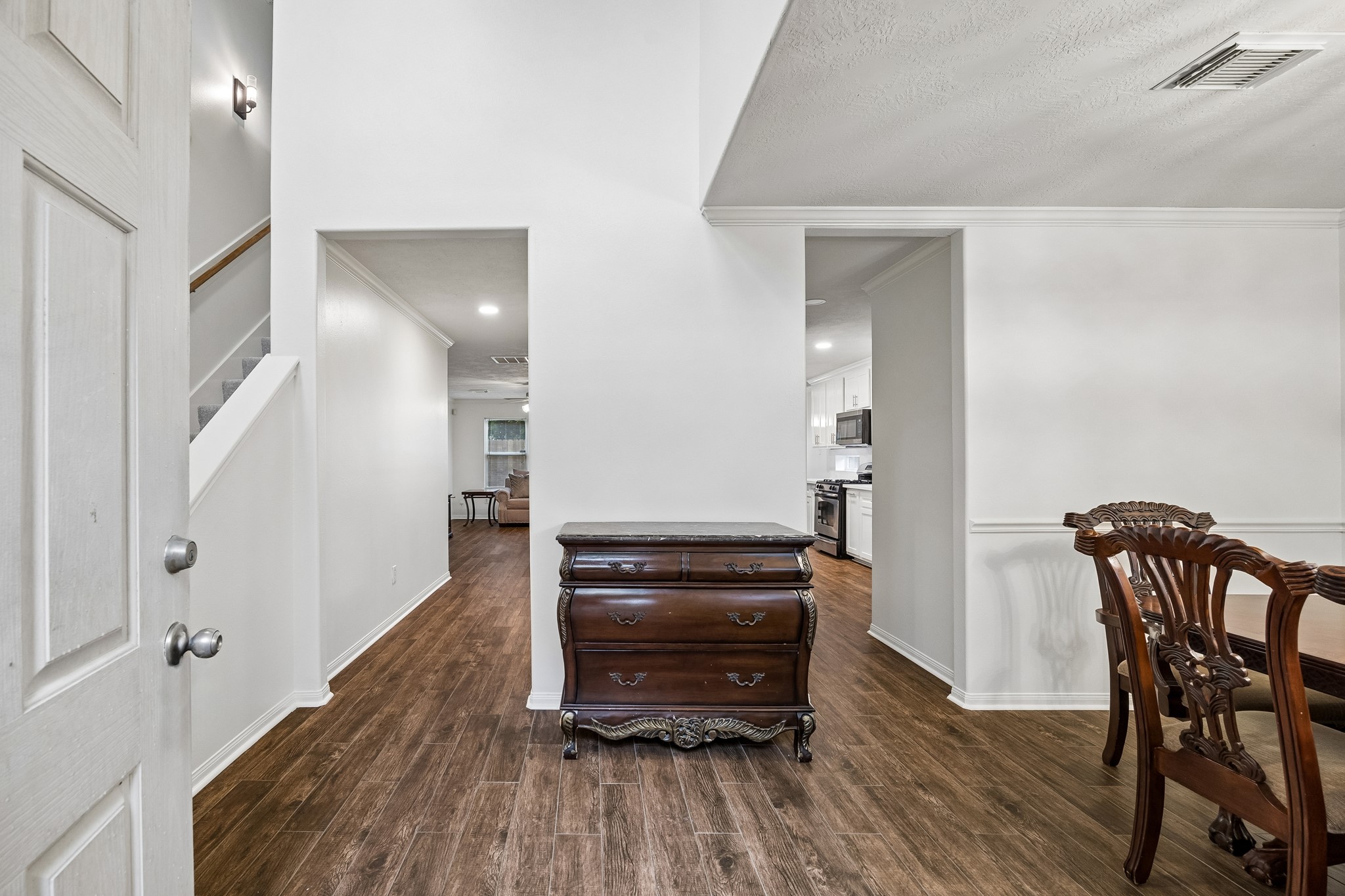 2709 Los Alamos Circle Property Photo 4