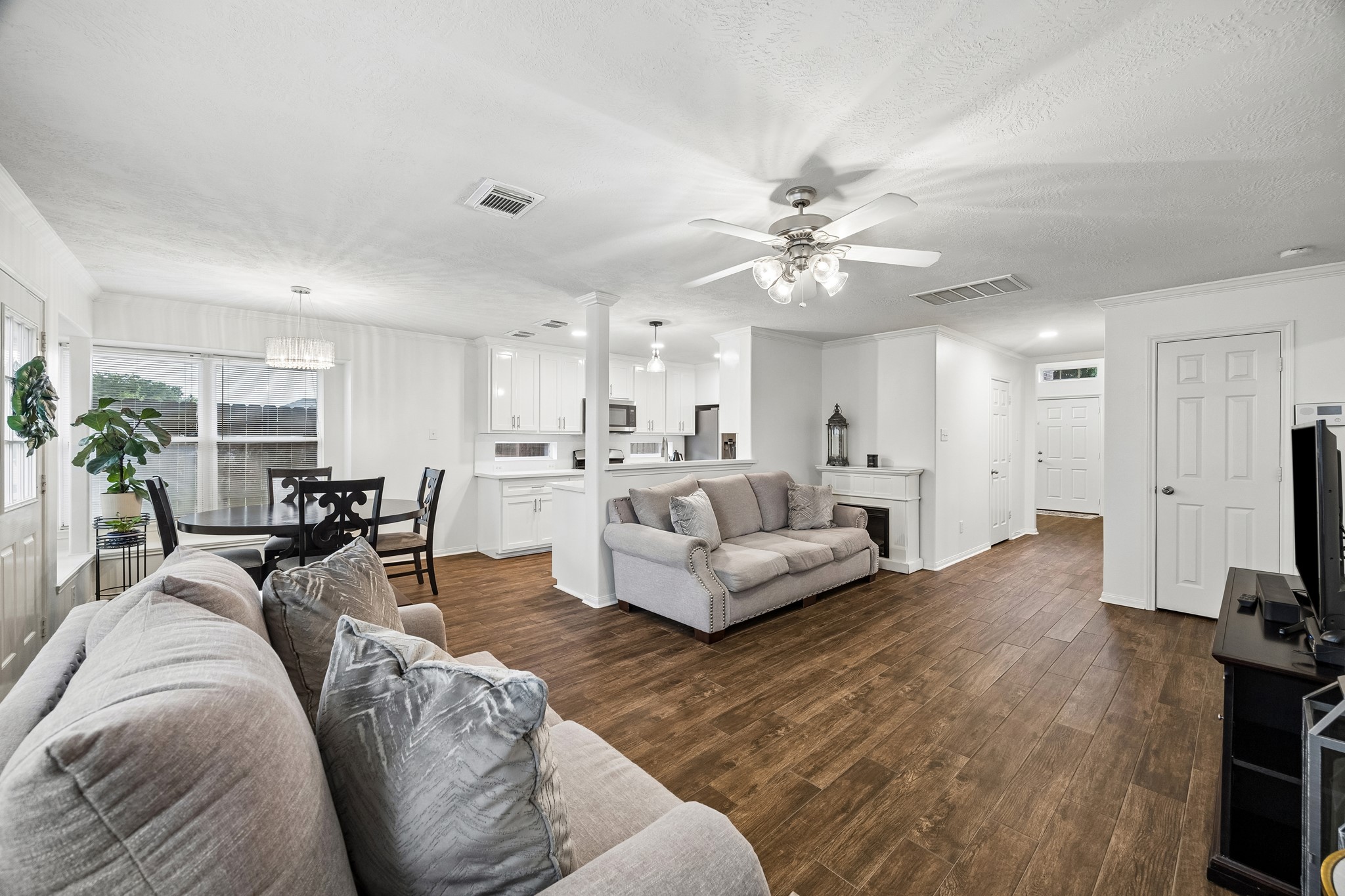 2709 Los Alamos Circle Property Photo 8