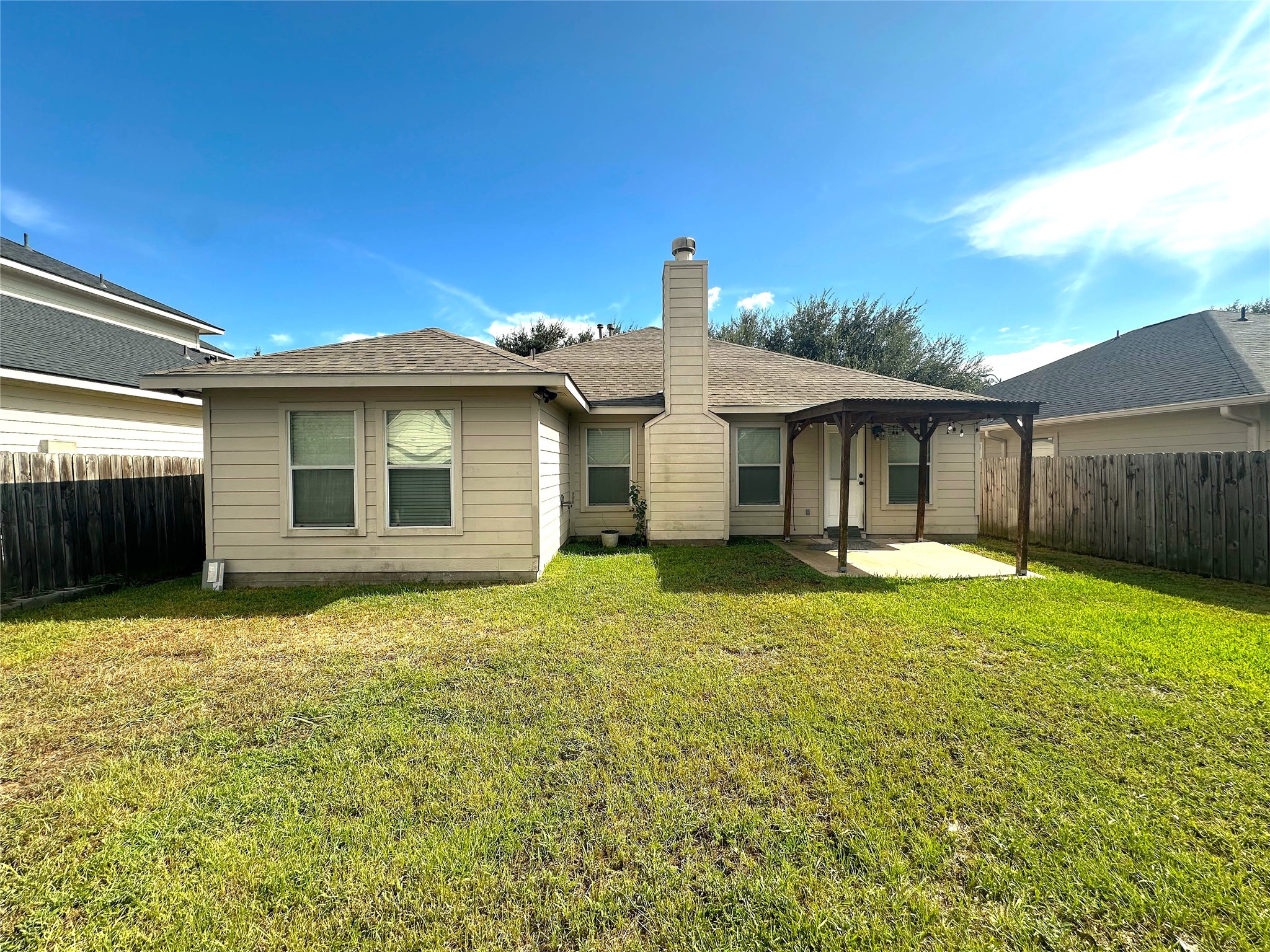 19630 Ballina Meadows Drive Property Photo 3