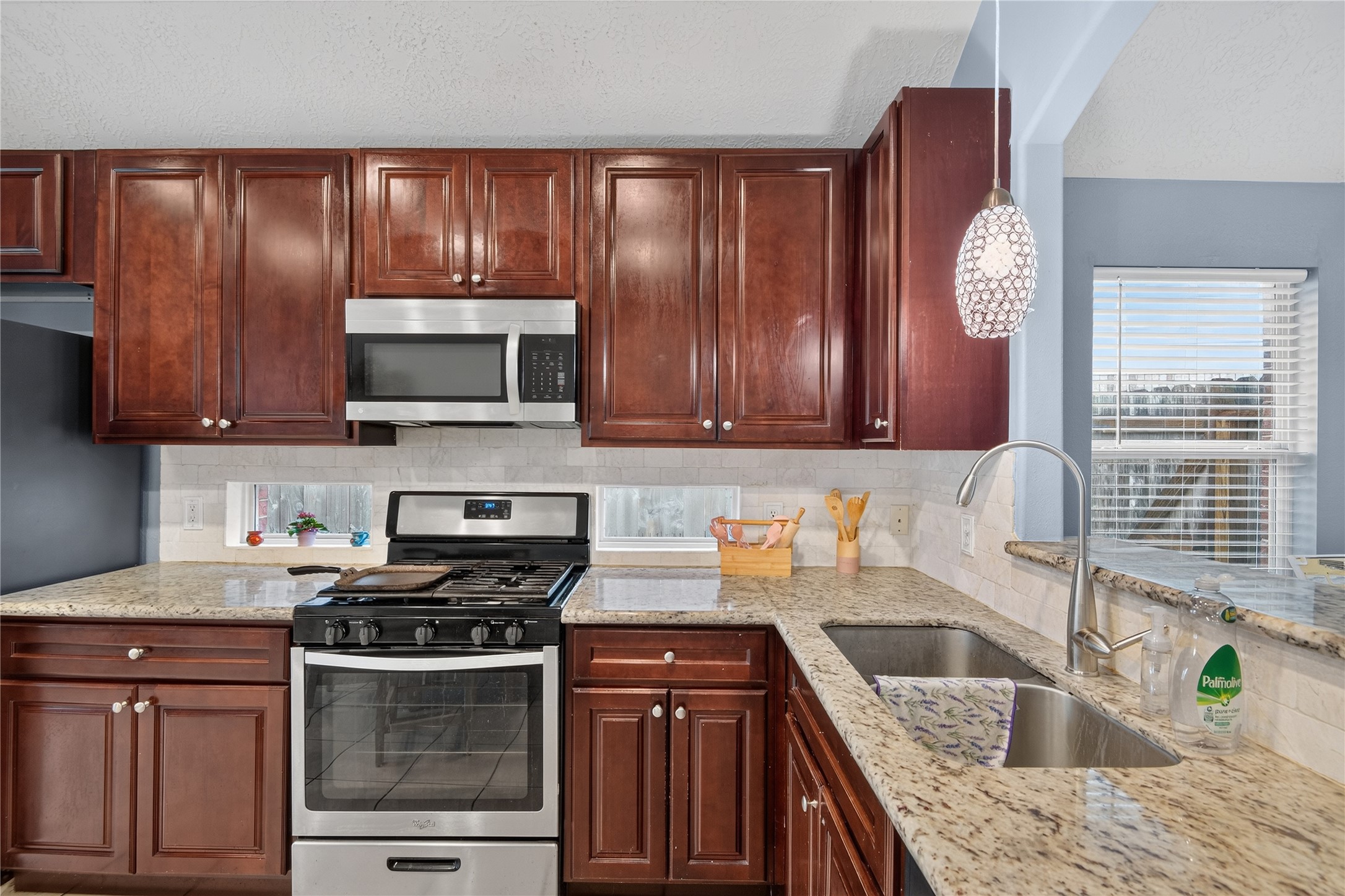1414 Merryglen Court Property Photo 3