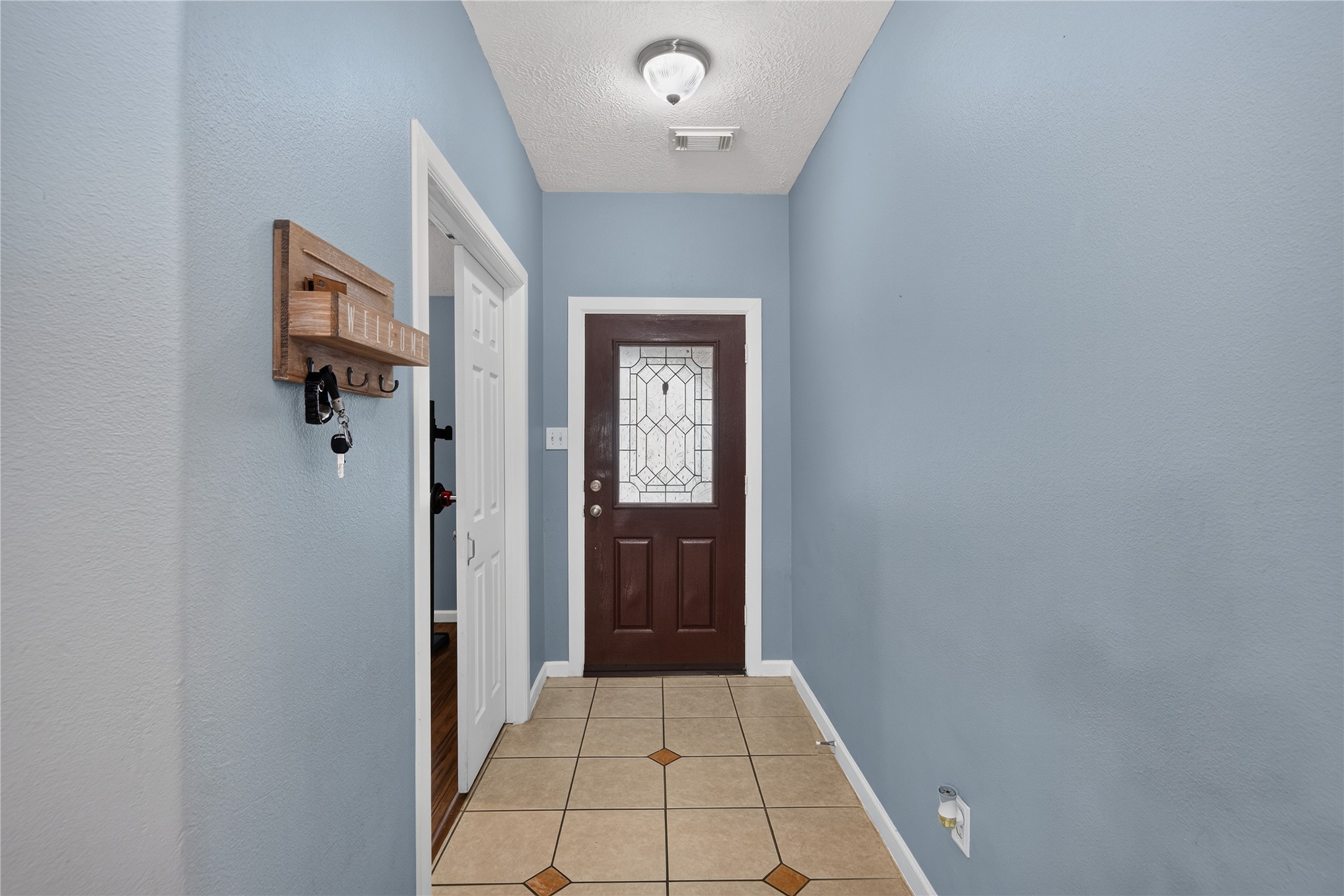 1414 Merryglen Court Property Photo 6