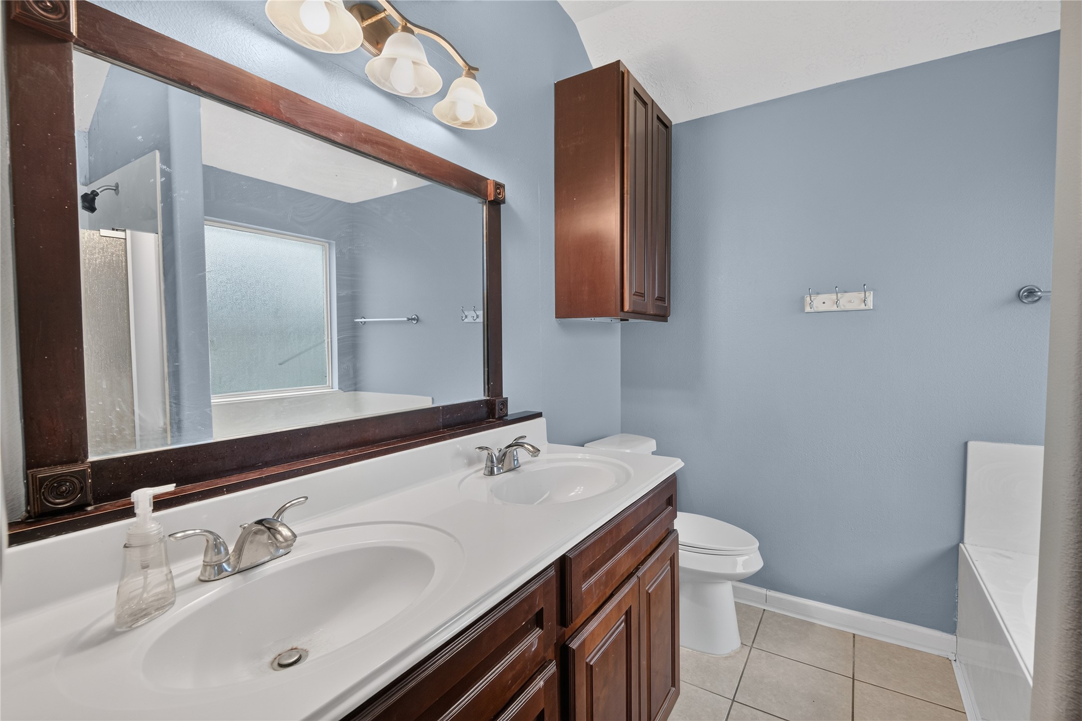 1414 Merryglen Court Property Photo 15