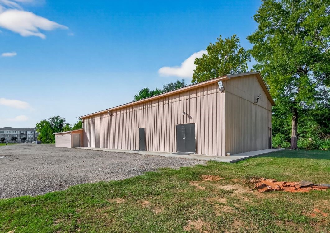 1416 Gears Road Property Photo 4