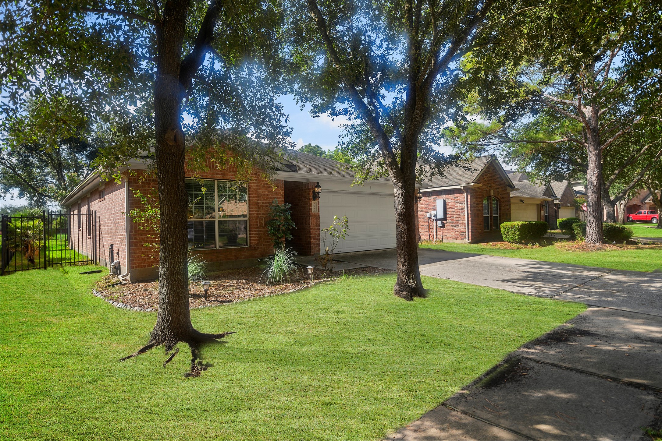 10318 Lyndon Meadows Drive Property Photo 3