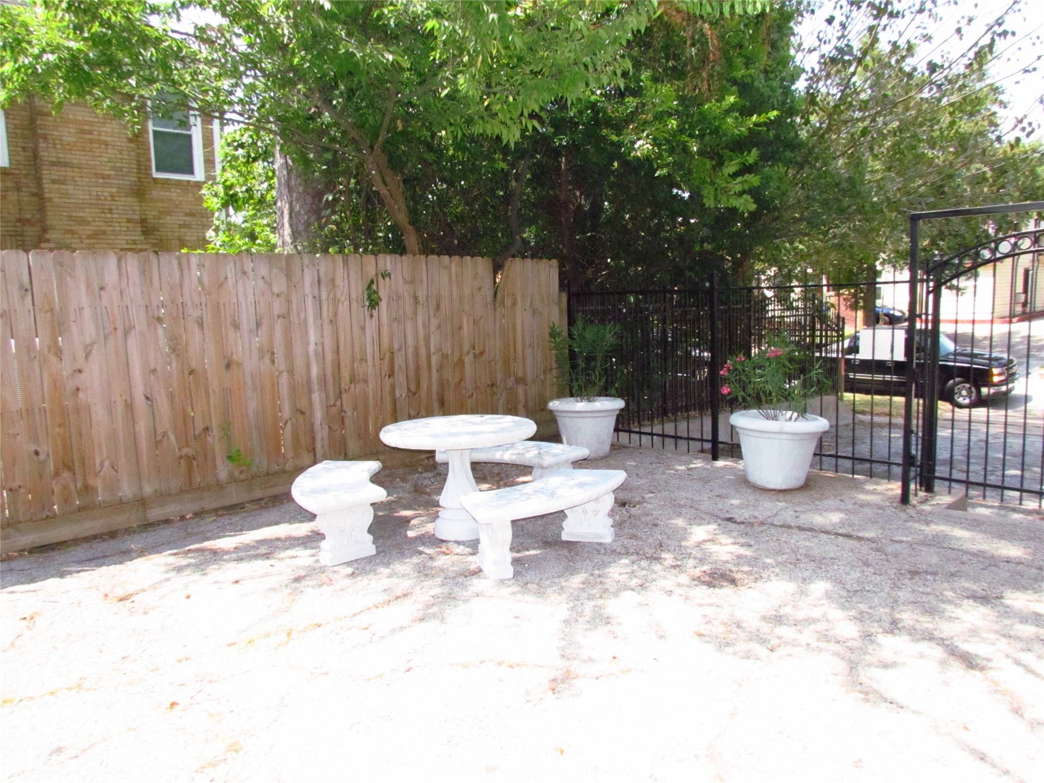 2524 Binz Street 2 Property Photo 10