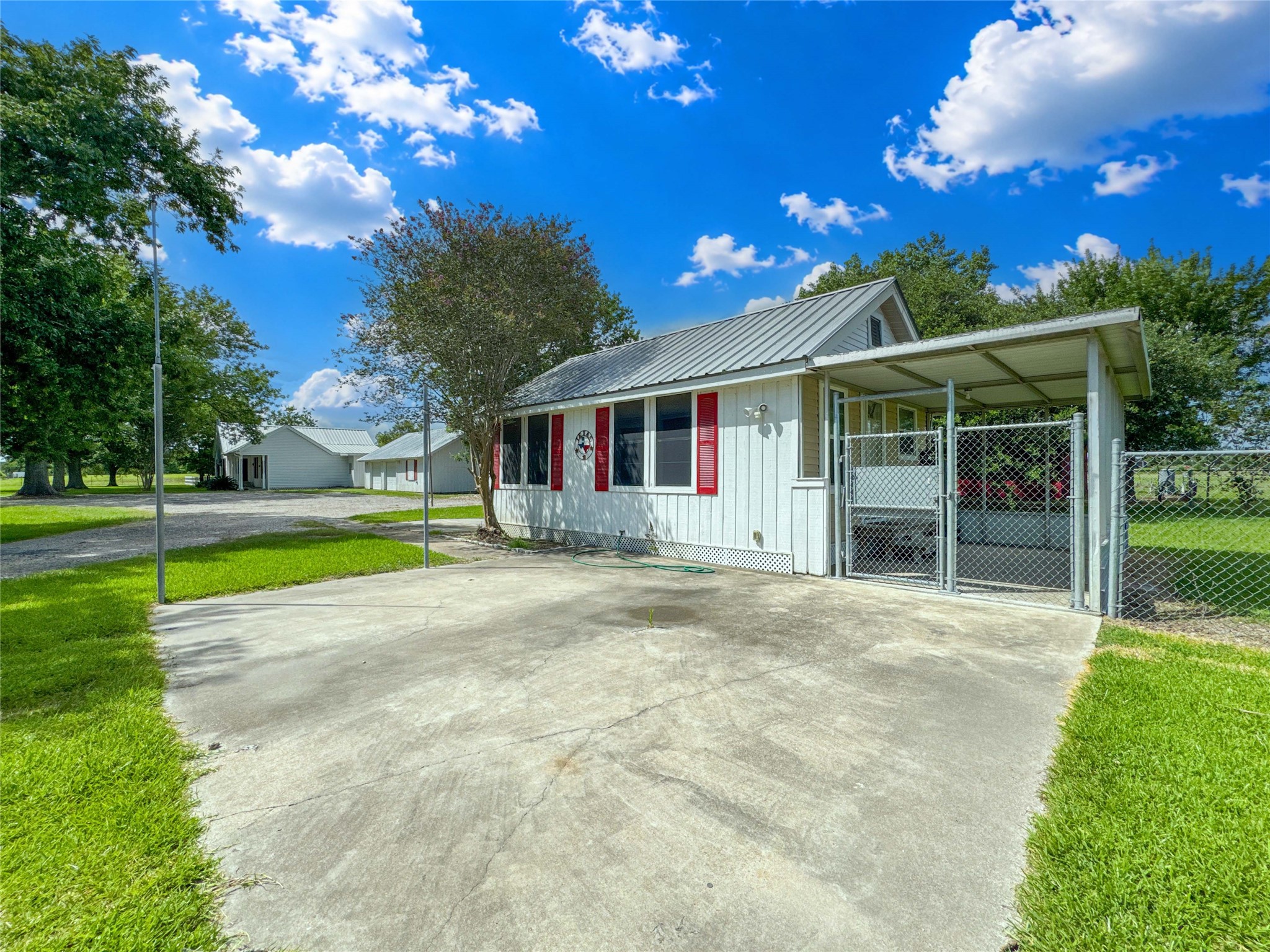 18027 W Clover Lane Property Photo 4