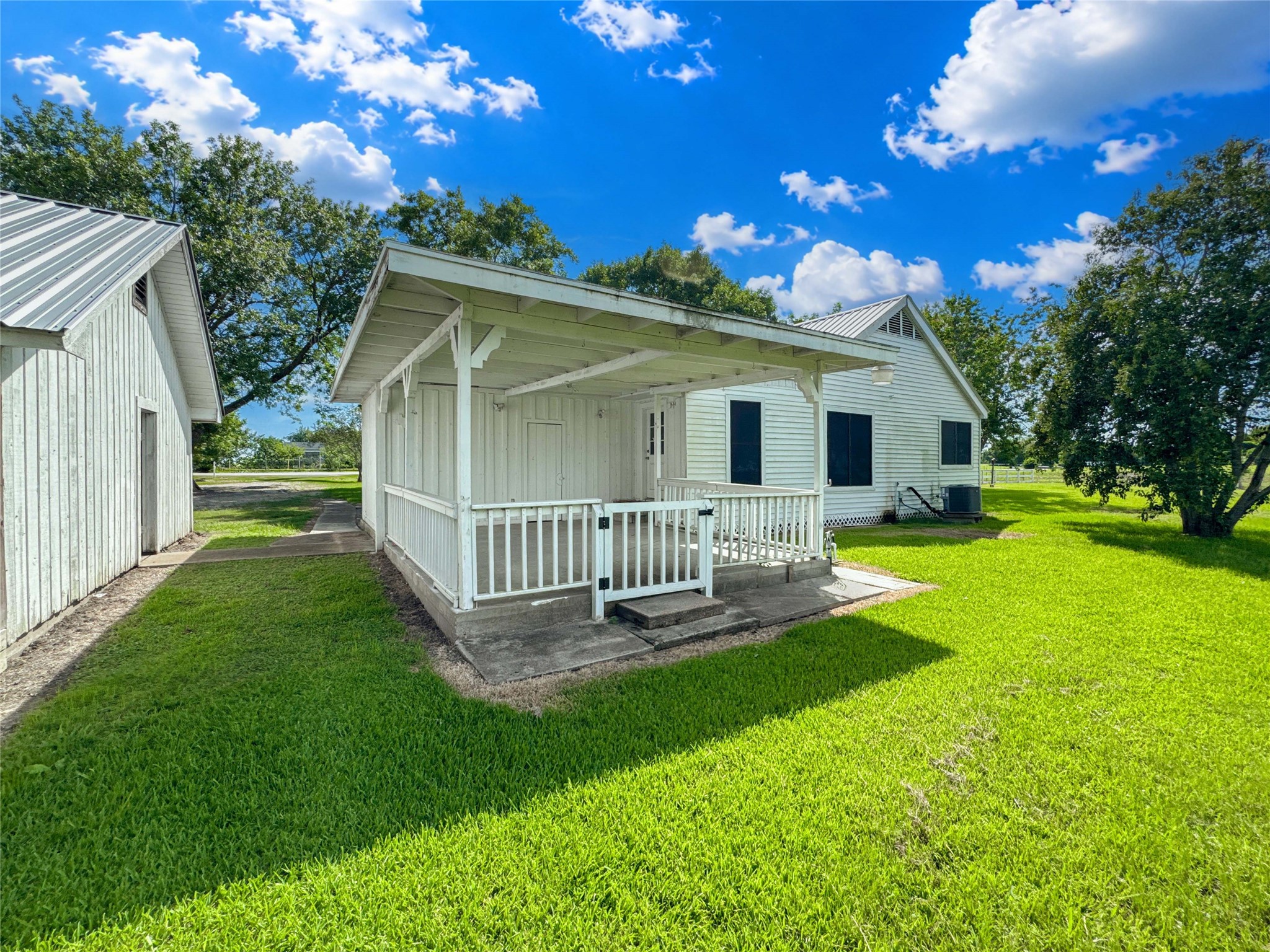 18027 W Clover Lane Property Photo 9