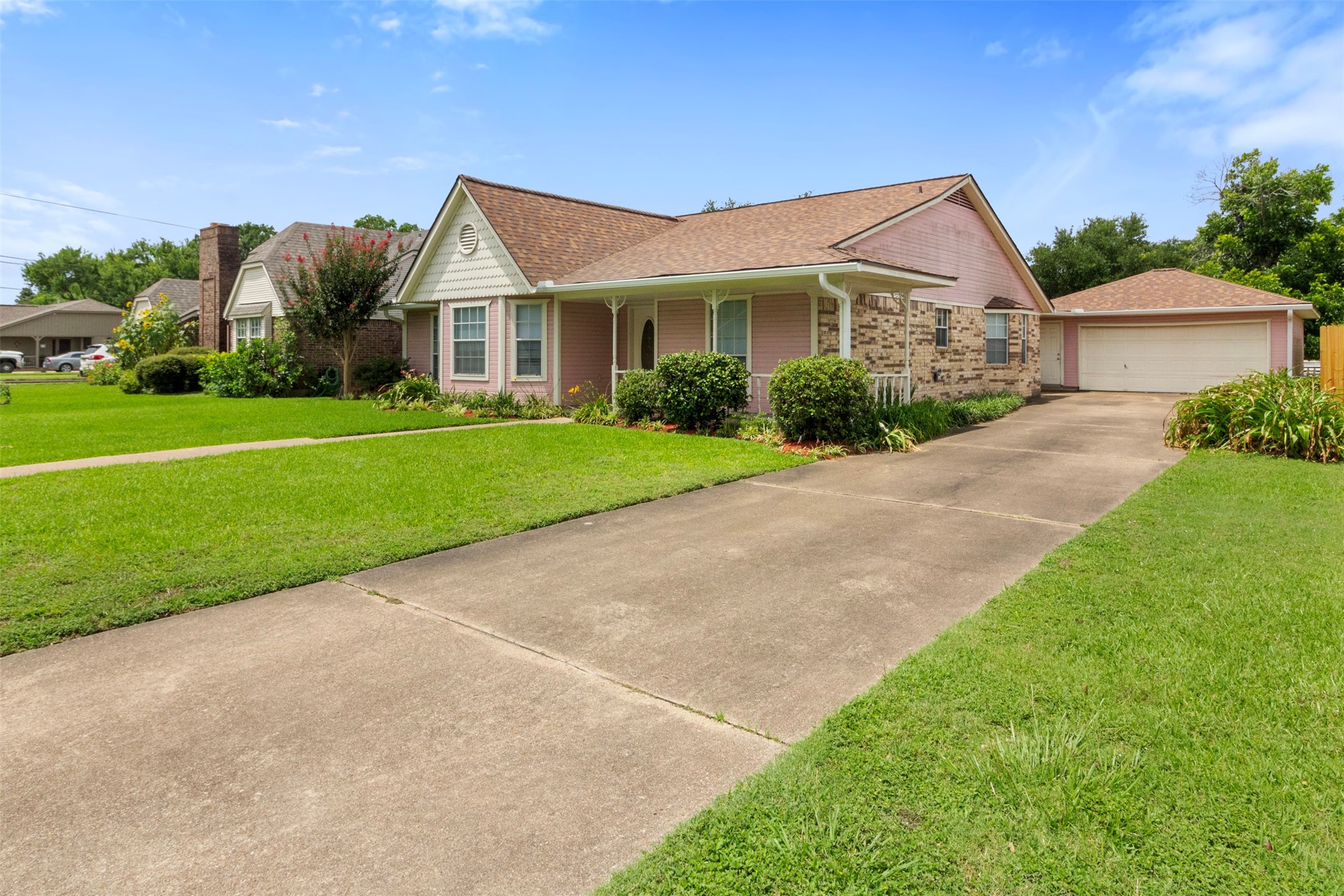 1418 Louisiana Avenue Property Photo 1