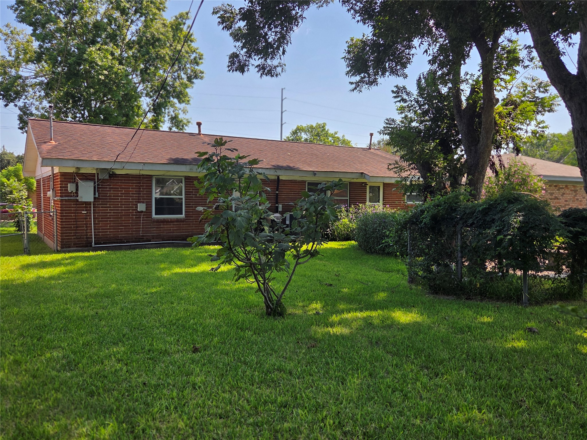 322 Elaine Street Property Photo 2