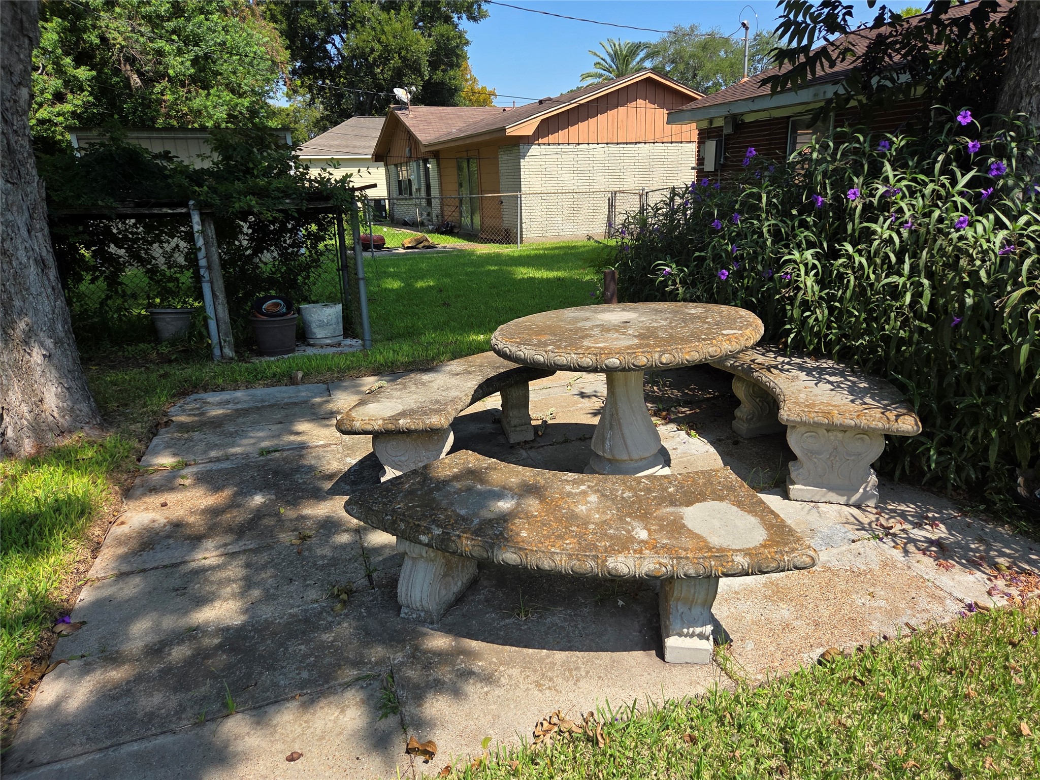 322 Elaine Street Property Photo 4