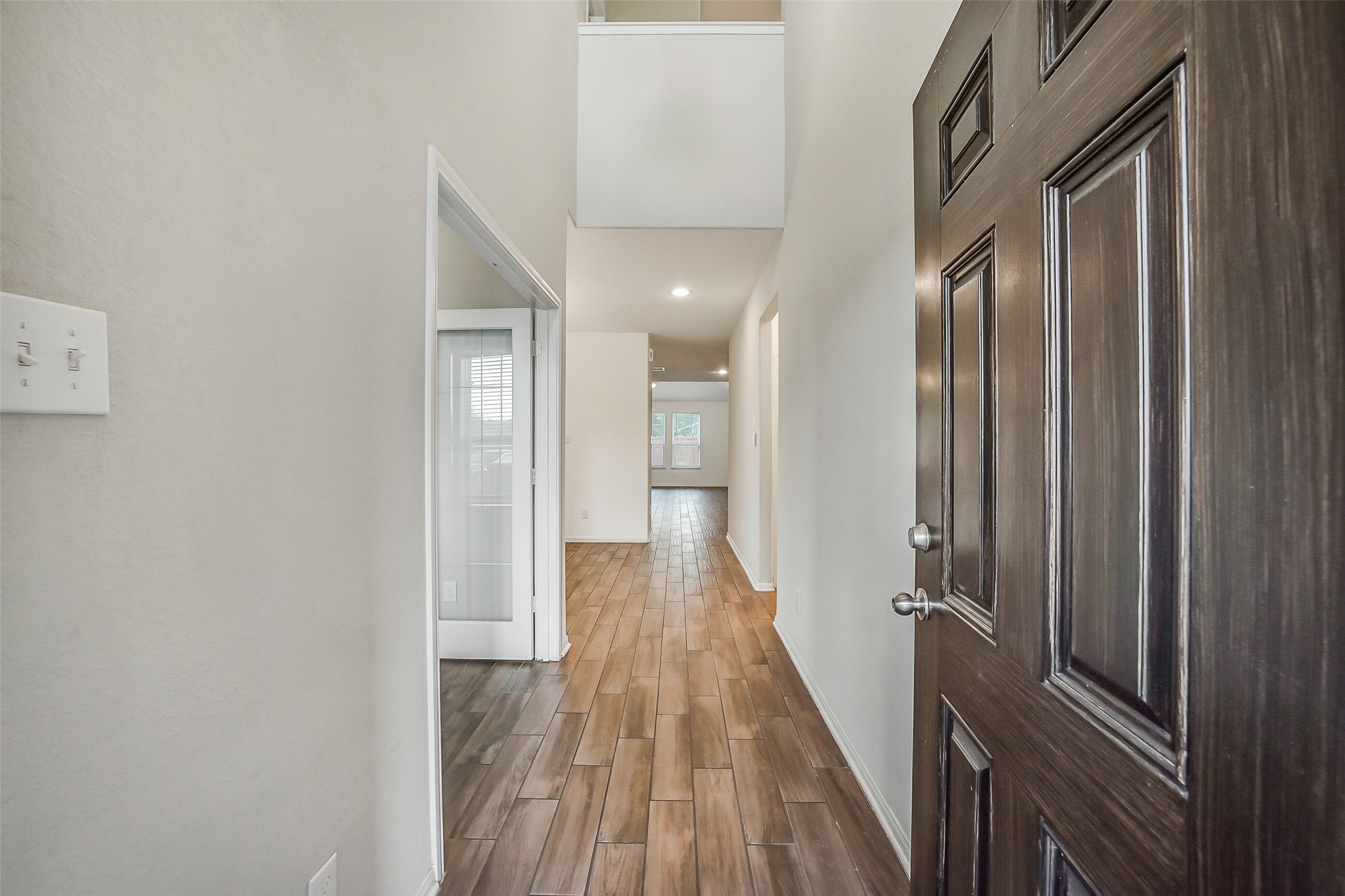 903 Willowick Bay Drive Property Photo 3