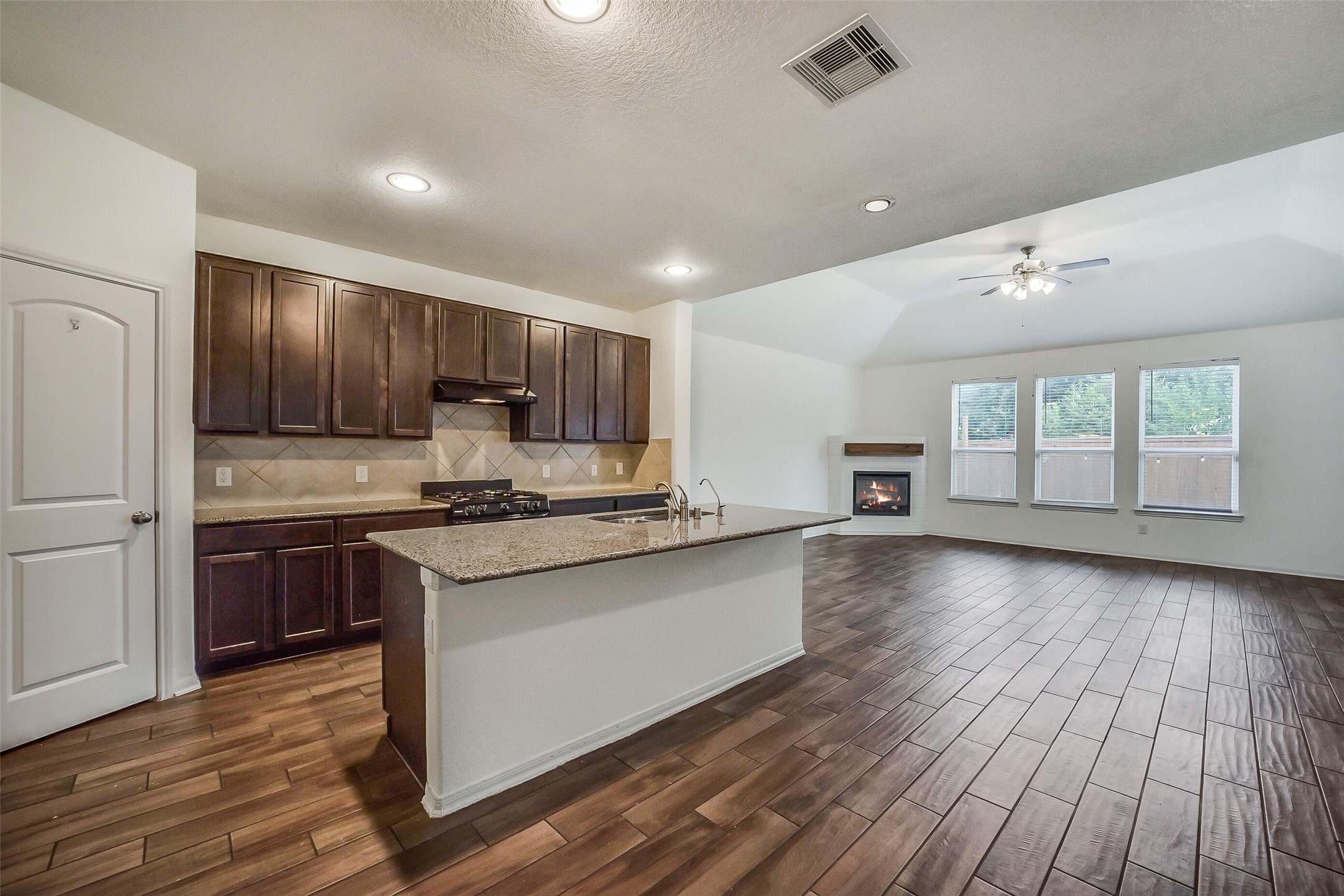 903 Willowick Bay Drive Property Photo 9