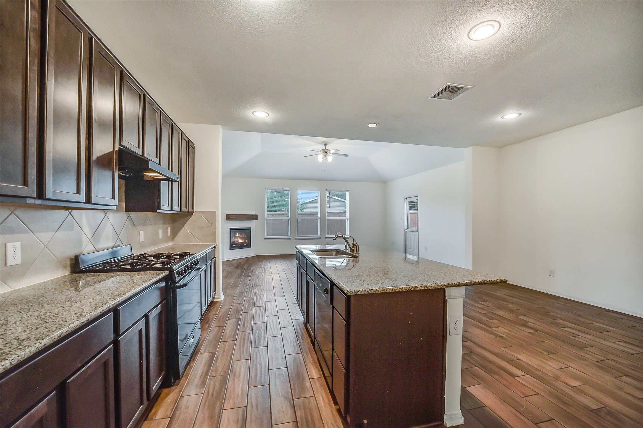 903 Willowick Bay Drive Property Photo 10