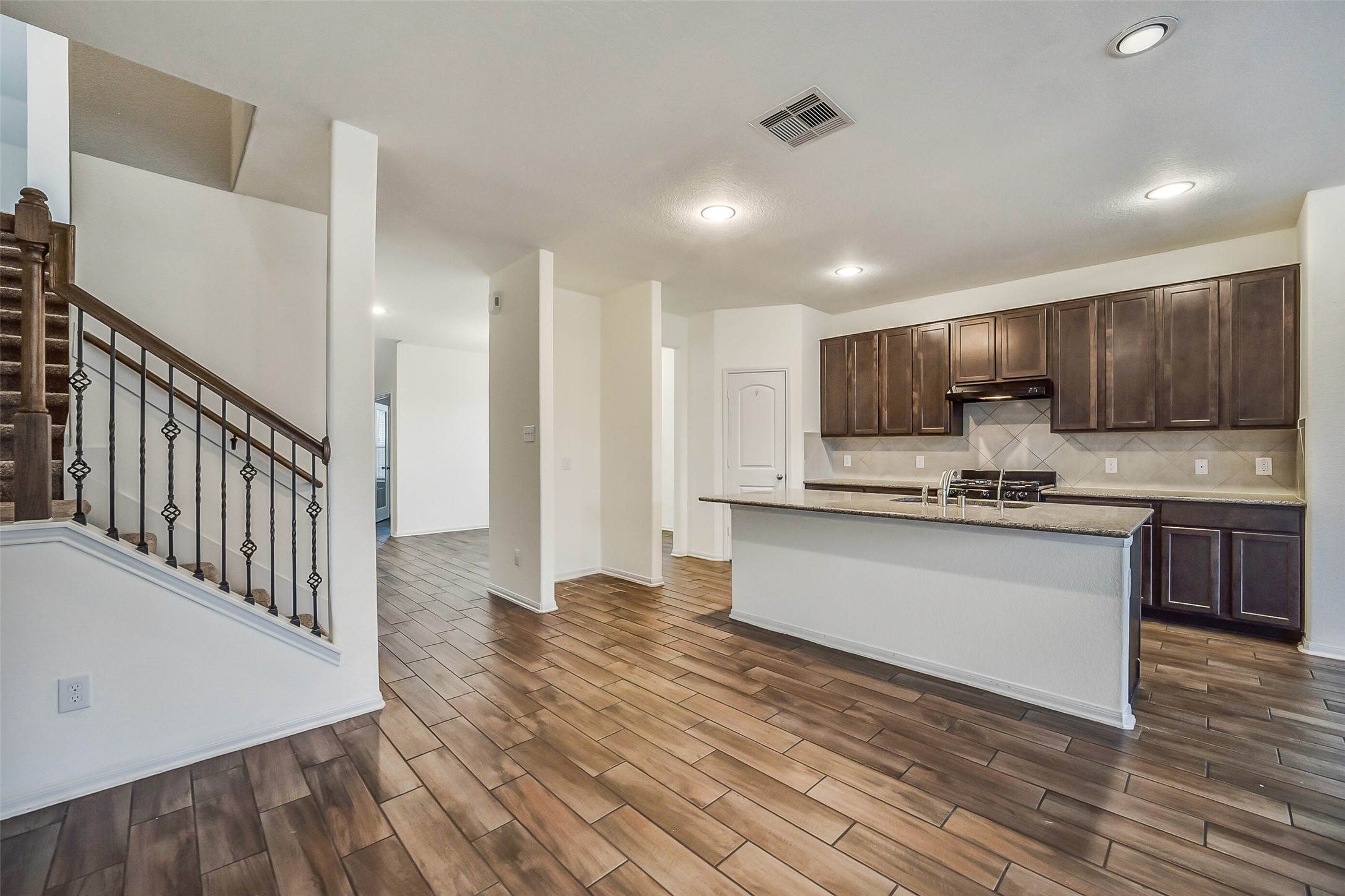 903 Willowick Bay Drive Property Photo 11