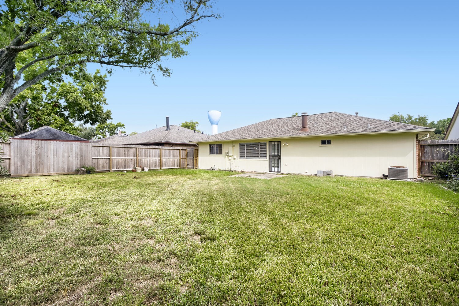13435 Chipman Glen Drive Property Photo 14