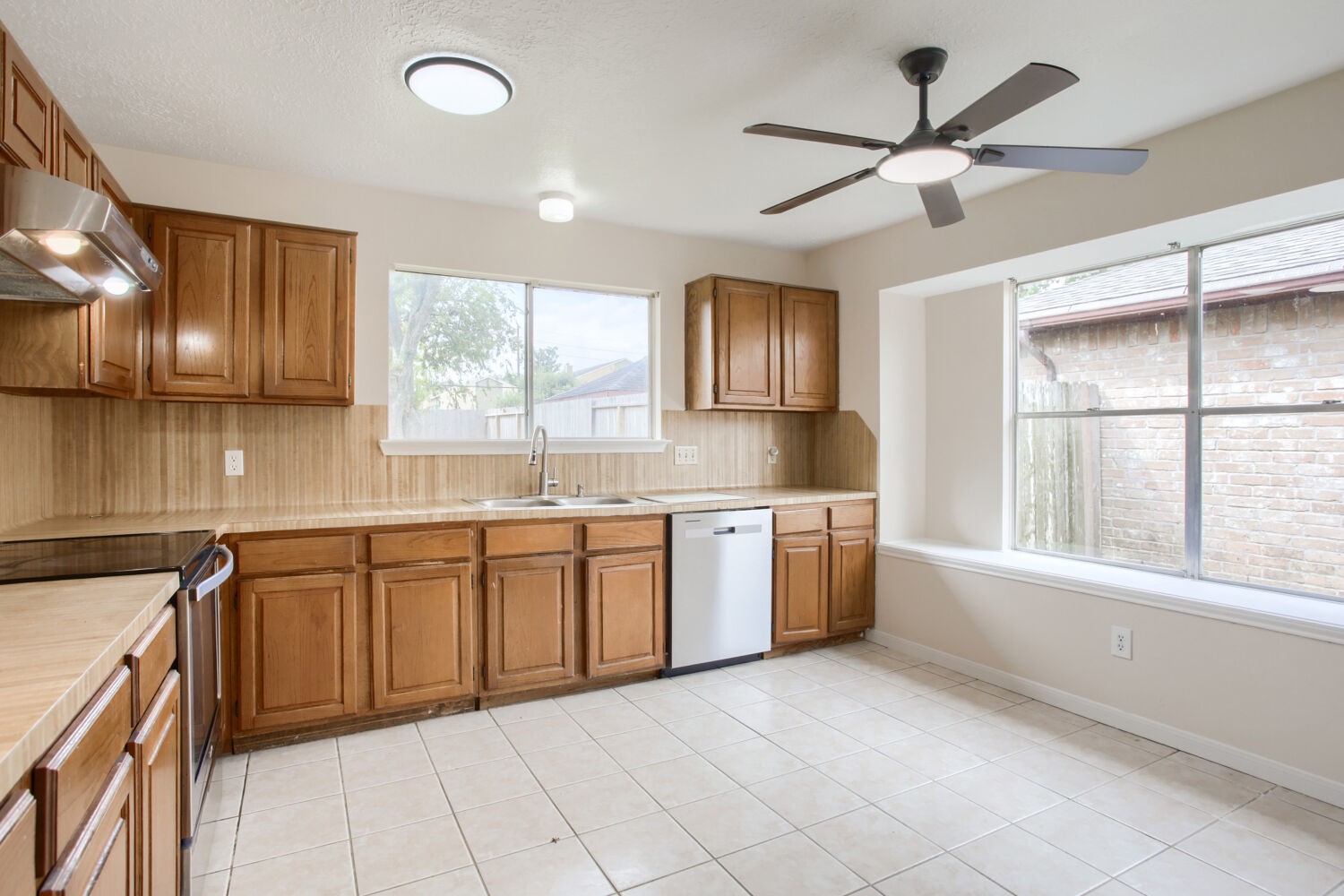 13435 Chipman Glen Drive Property Photo 16