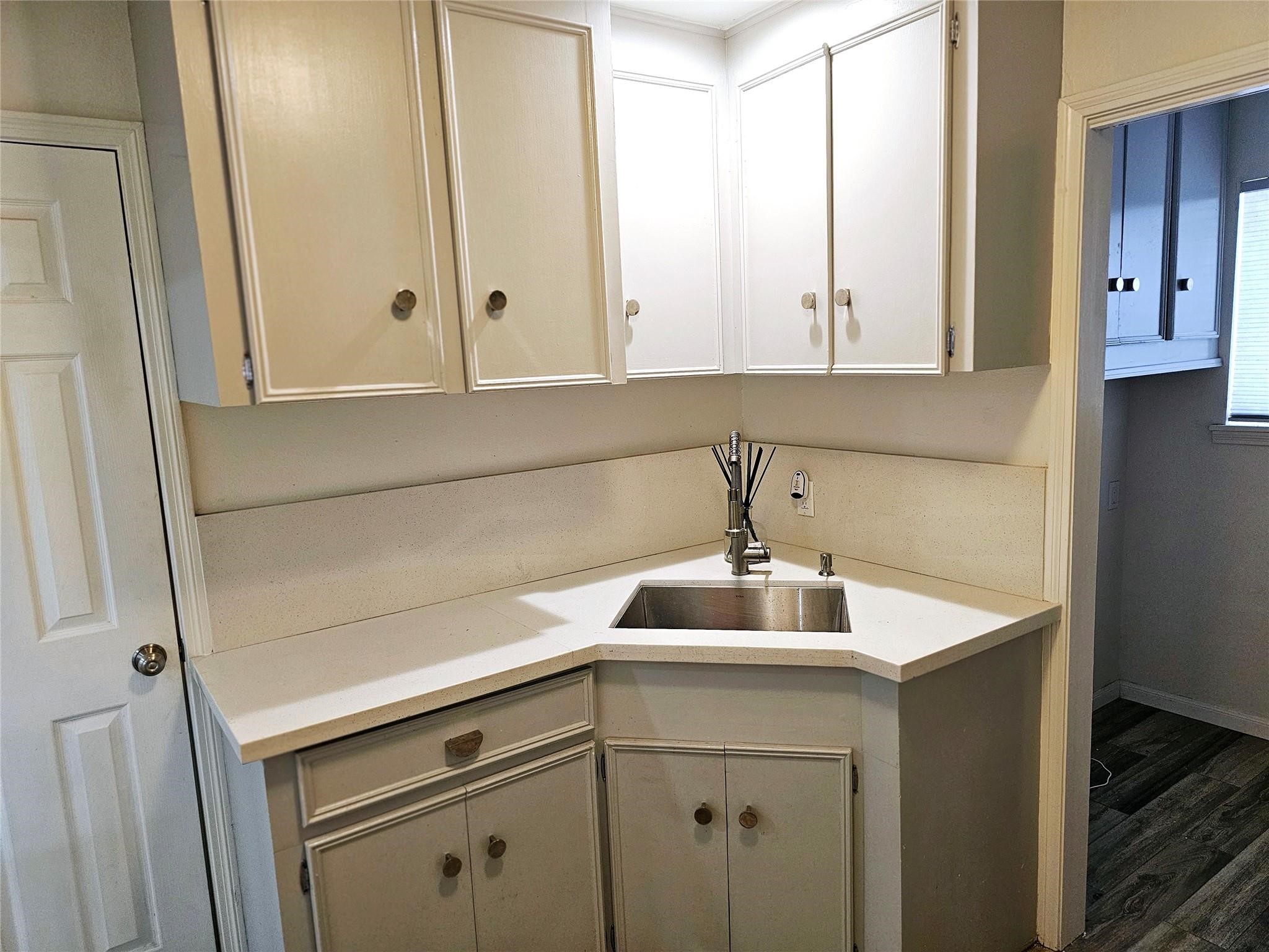 9738 Braesmont Drive Property Photo 10
