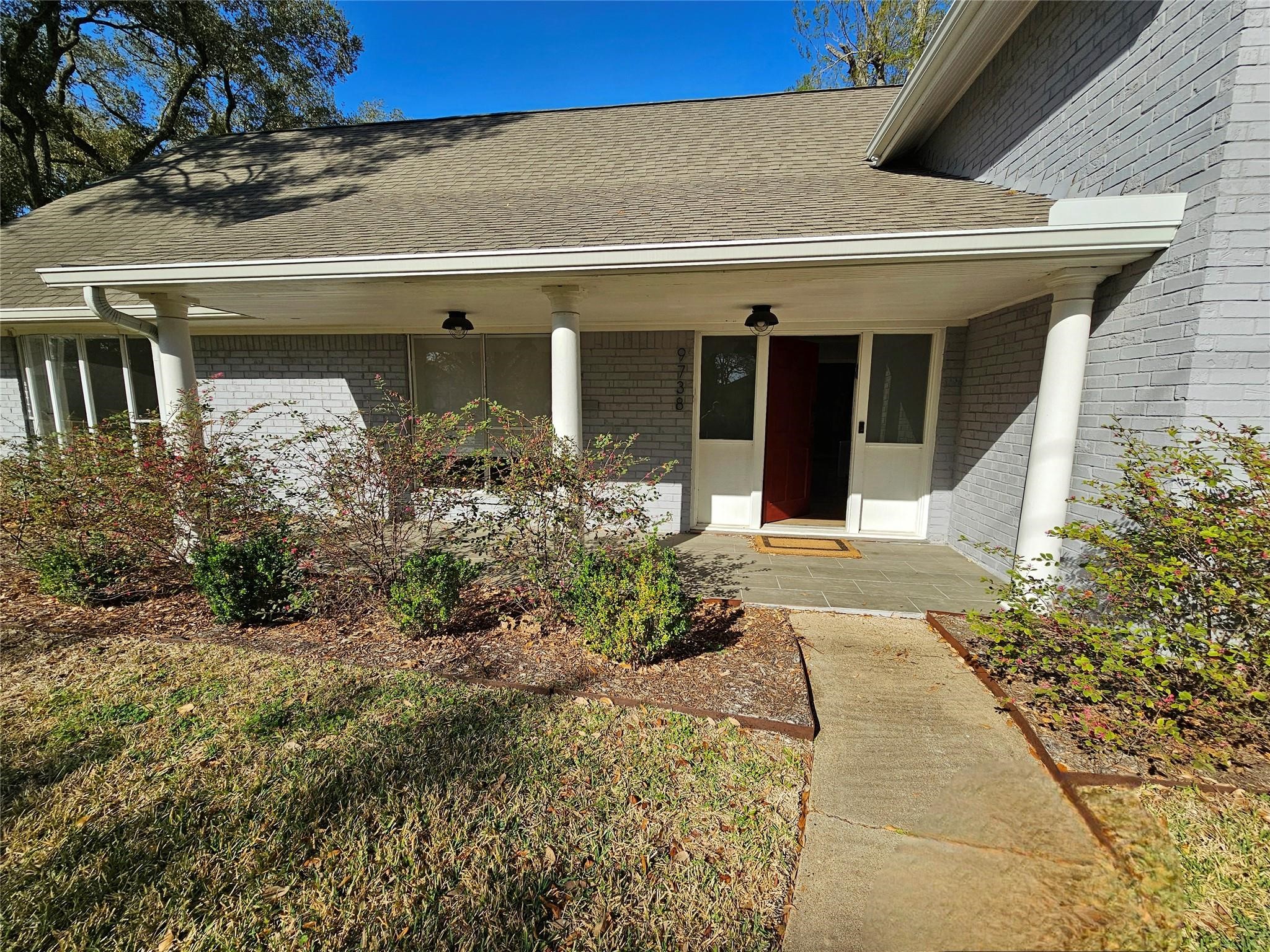 9738 Braesmont Drive Property Photo 21