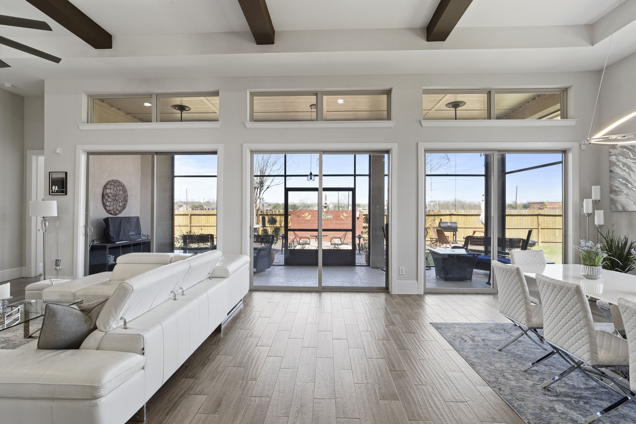 2711 Big Vine Court Property Photo 4