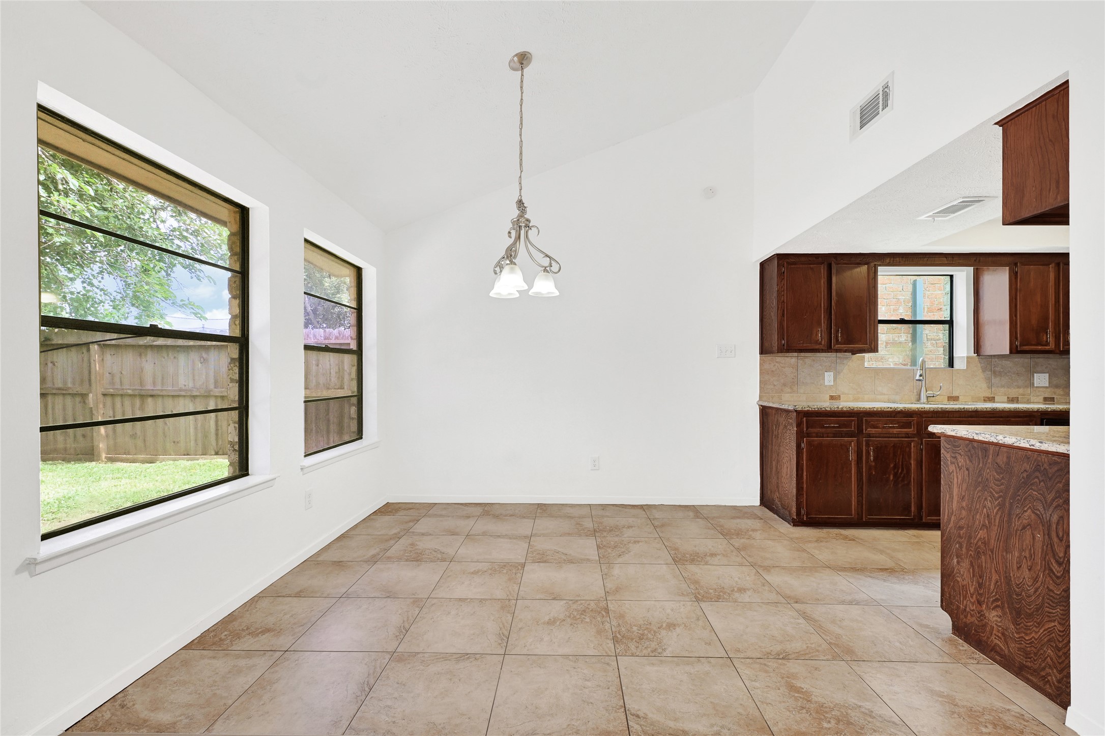 2730 Mesquite Drive Property Photo 6