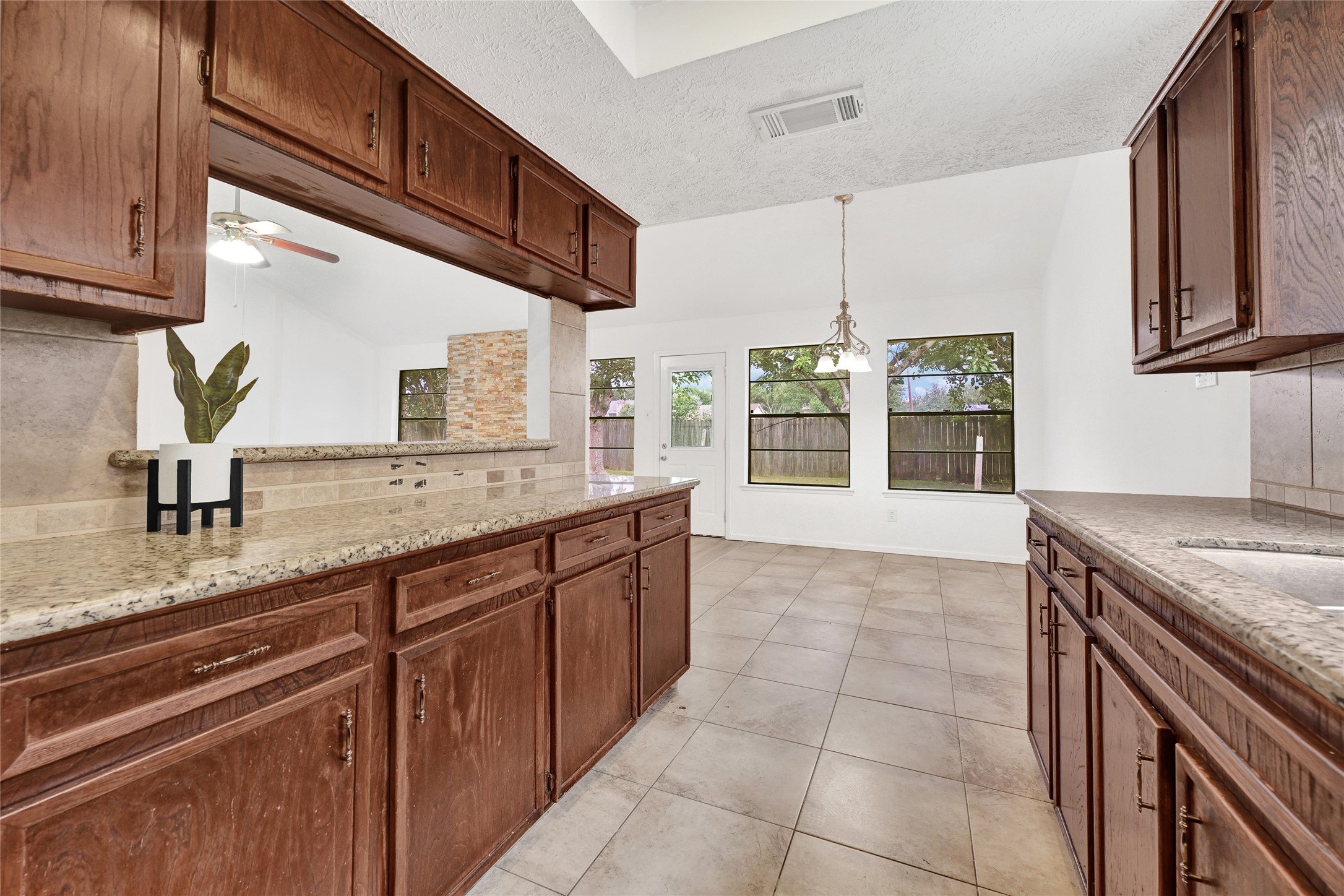 2730 Mesquite Drive Property Photo 9