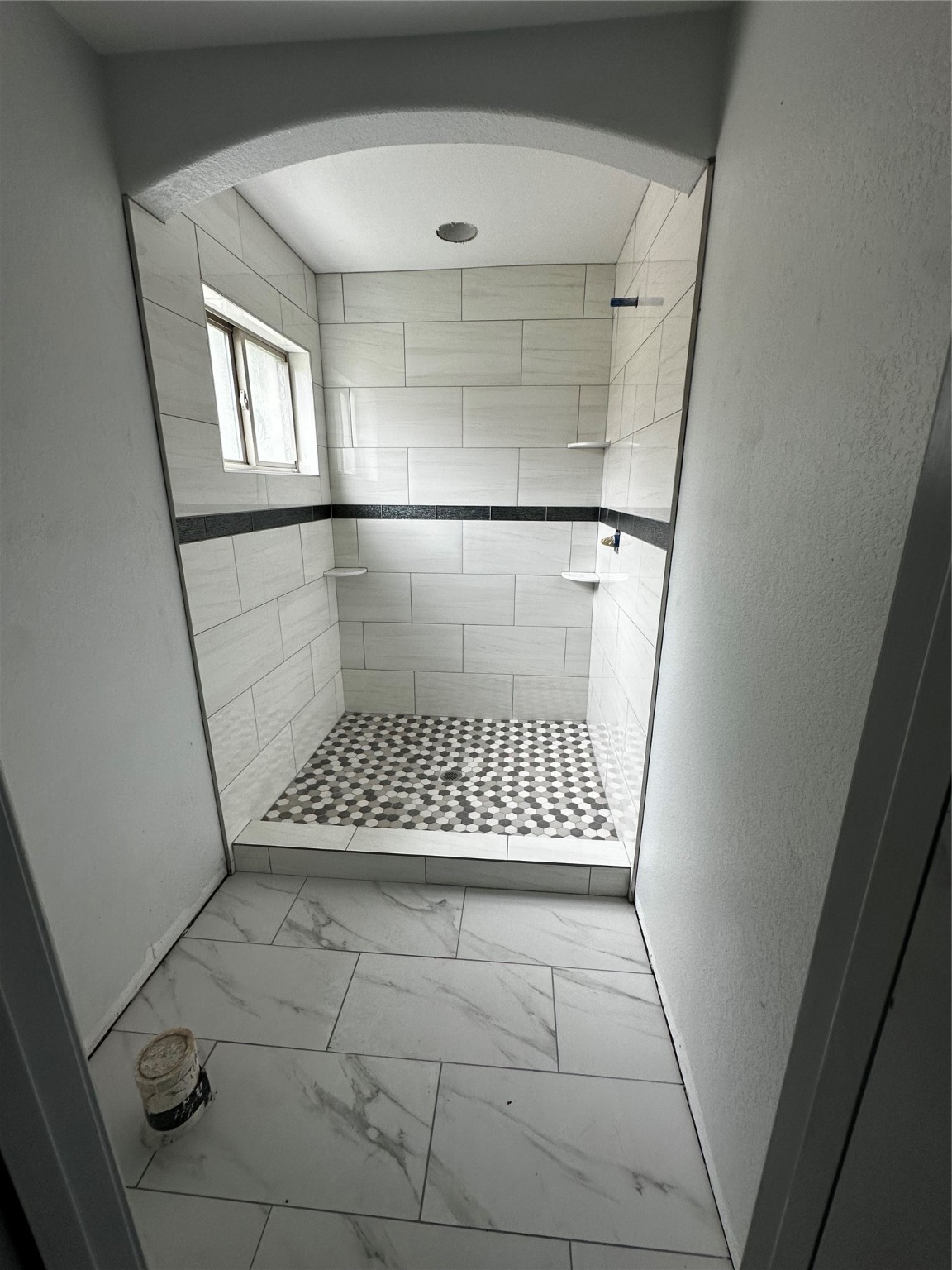 5526 Maywood Drive Property Photo 8